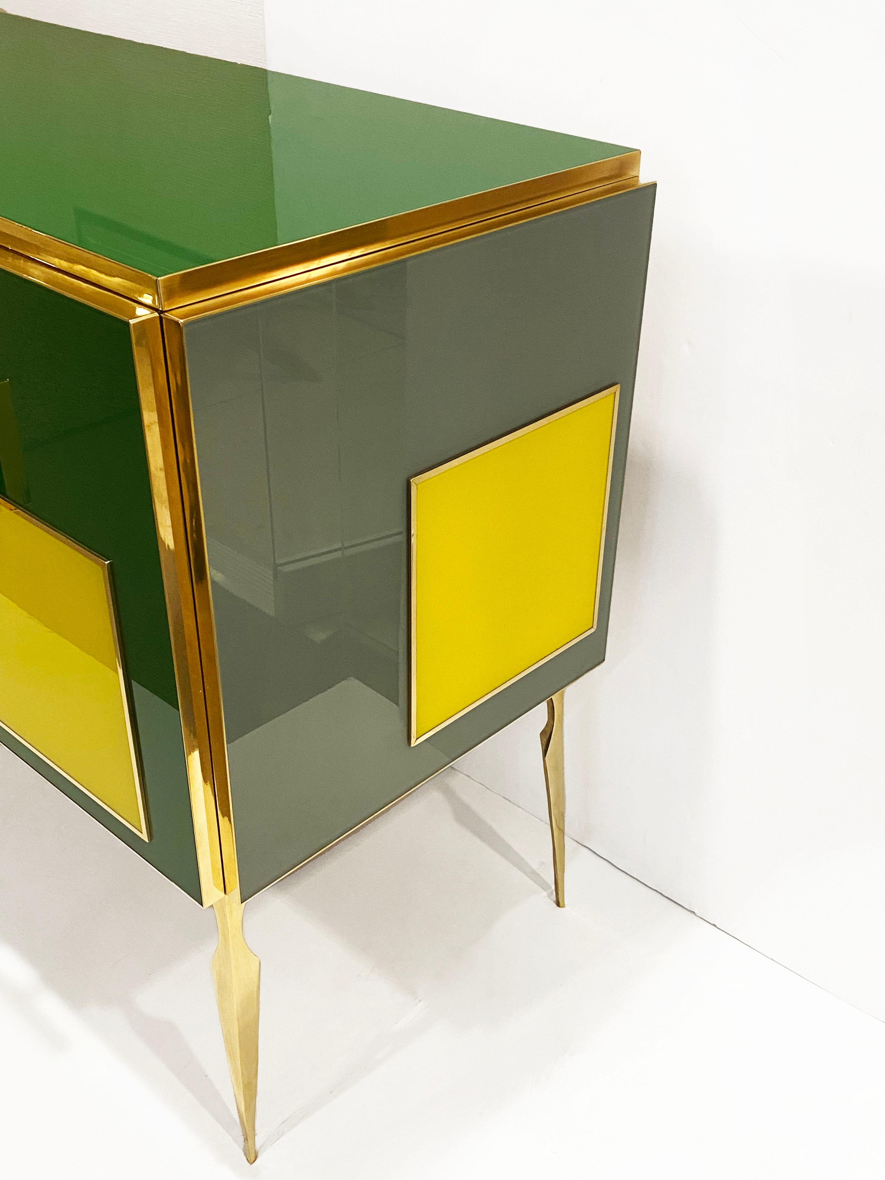 Buffet italien sur mesure de style postmoderne gomtrique vert, orange, jaune et gris en vente 2