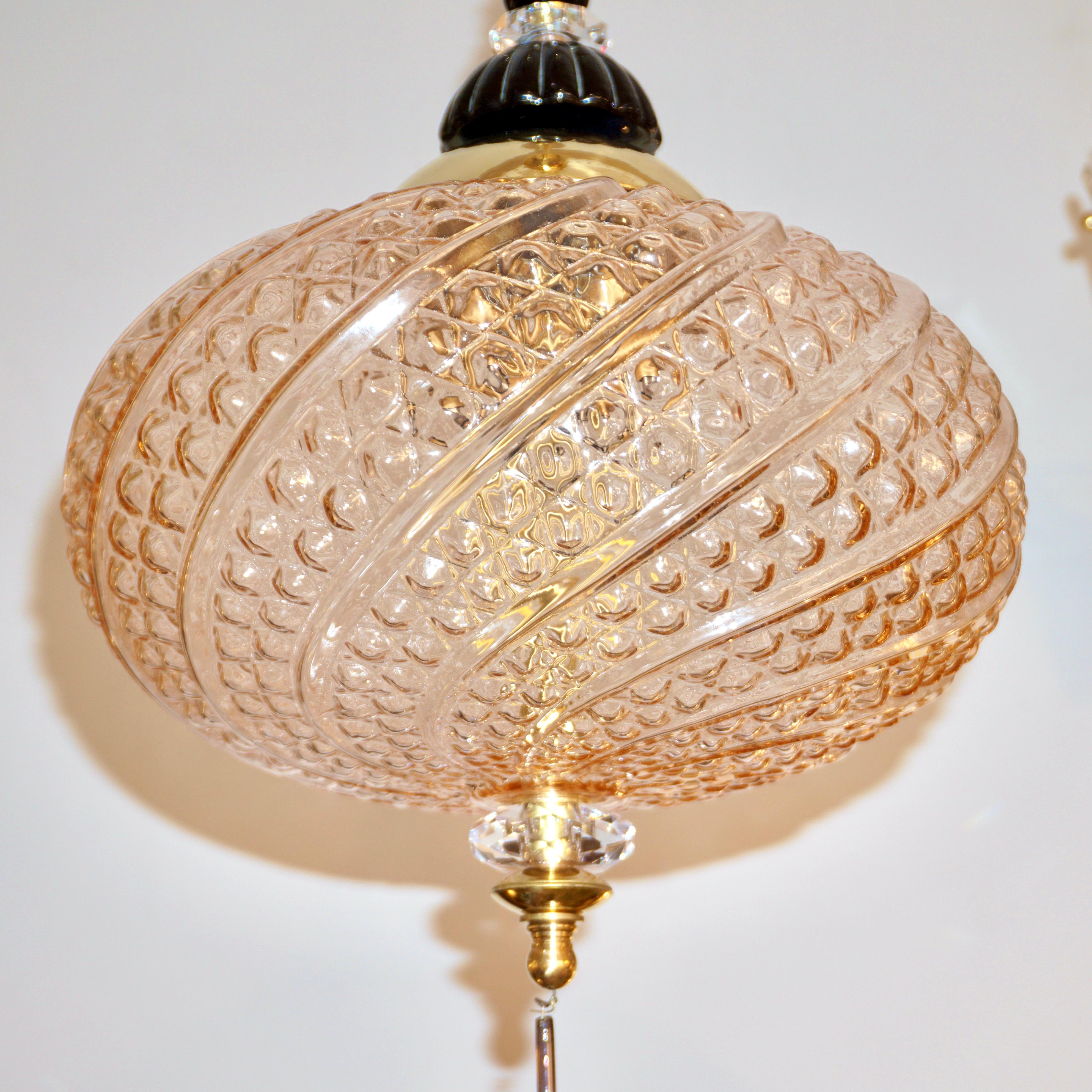 Bespoke Italian Horizontal Oval Black and Pink Murano Glass Brass Pendant Light For Sale 4