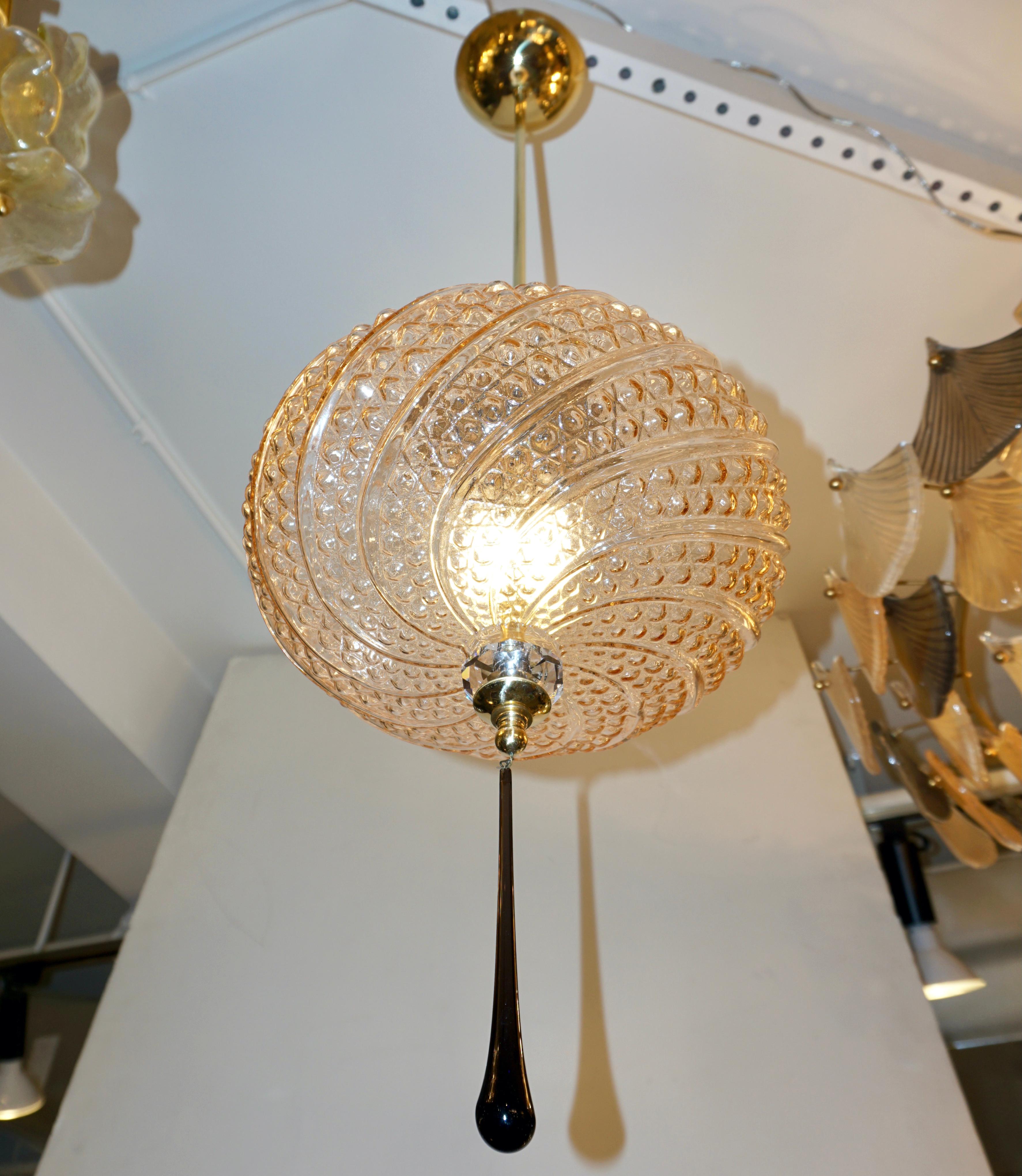 Bespoke Italian Horizontal Oval Black and Pink Murano Glass Brass Pendant Light For Sale 6