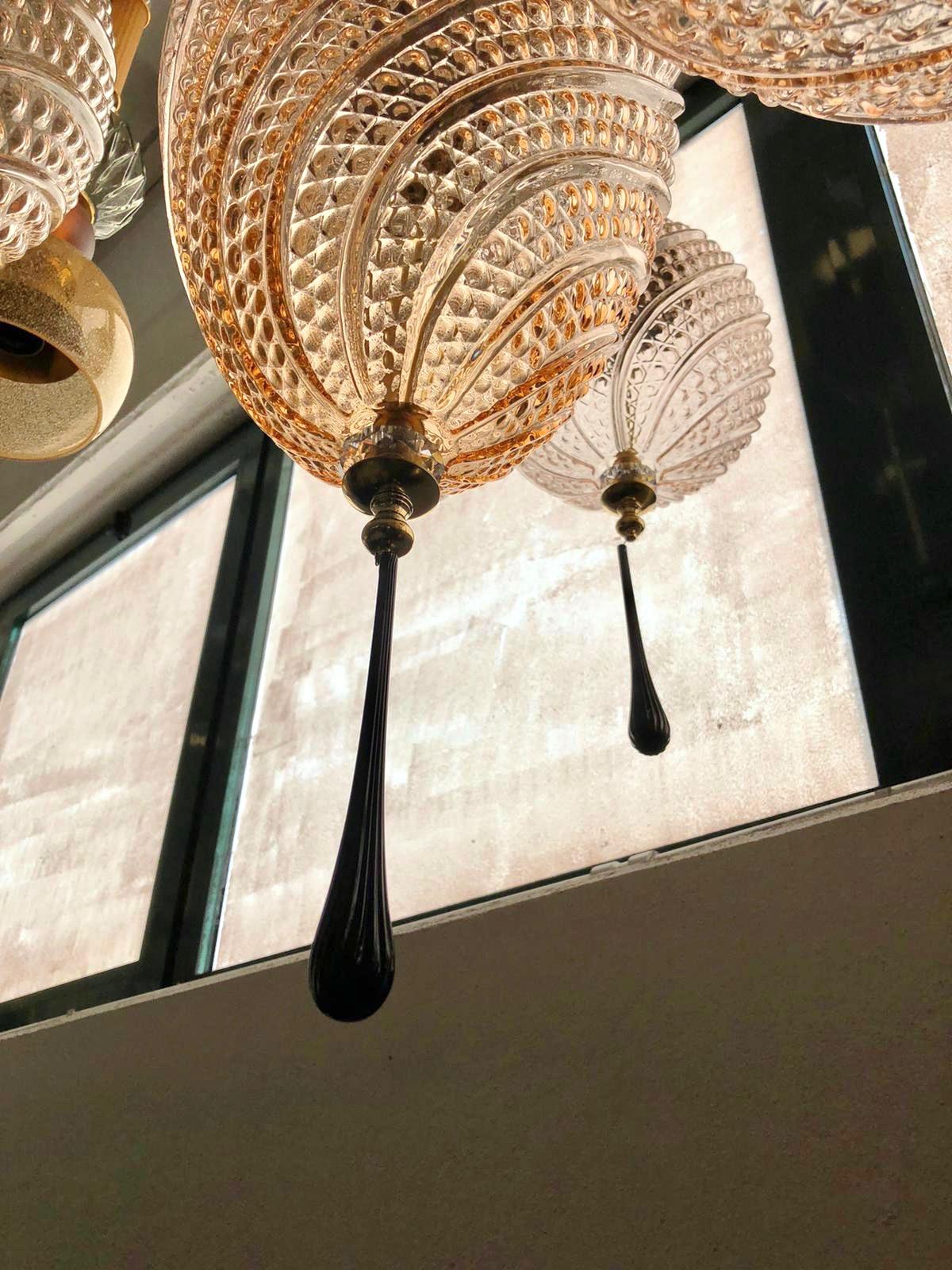 Bespoke Italian Horizontal Oval Black and Pink Murano Glass Brass Pendant Light For Sale 3