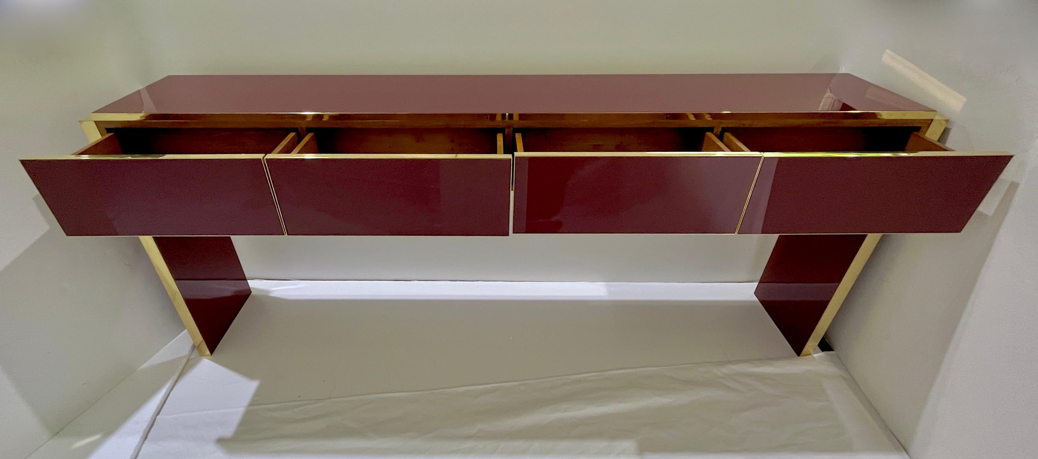 Hand-Crafted Bespoke Italian Long 4 Drawers Burgundy Wine & Brass Console Table/Sideboard For Sale