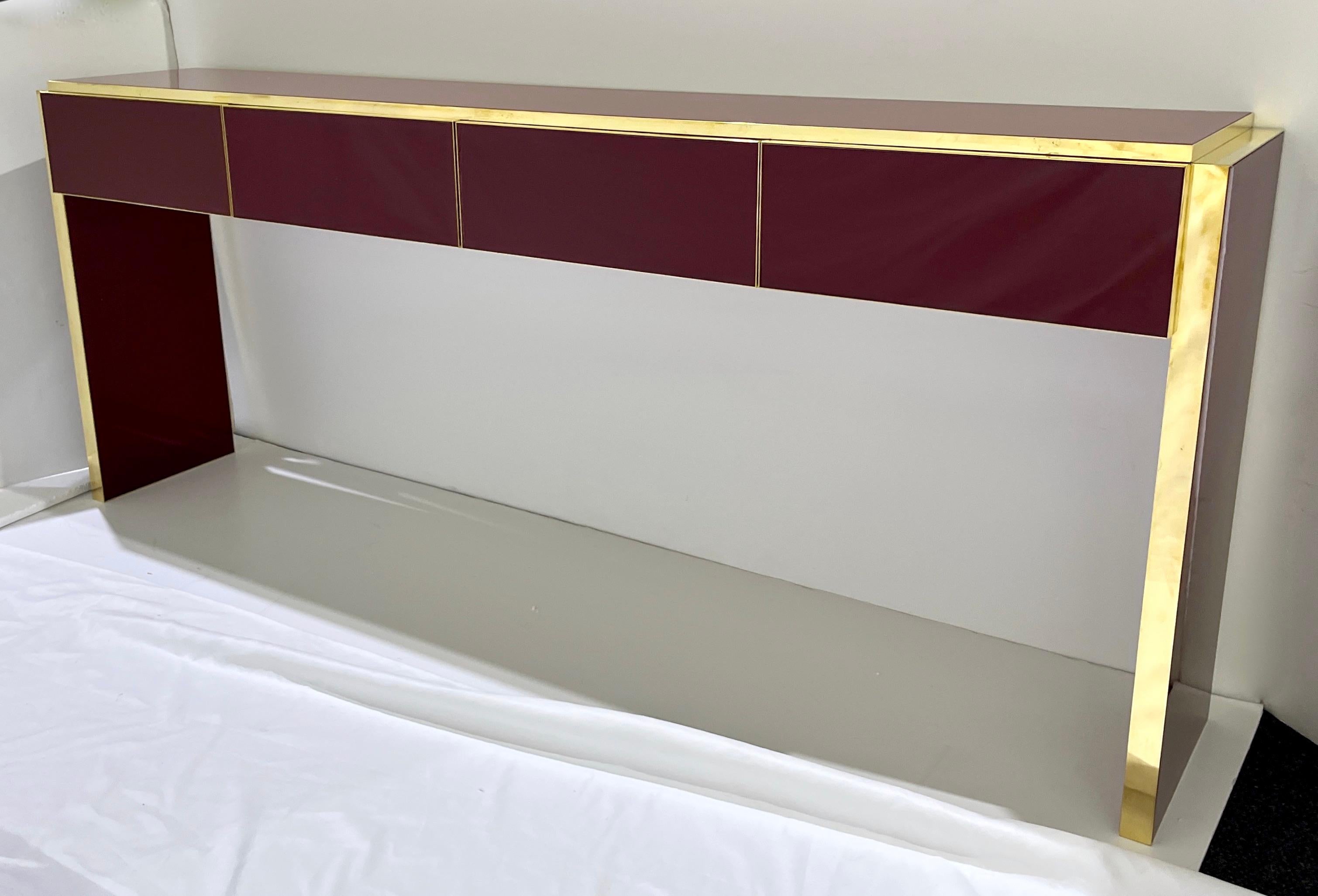Hand-Crafted Bespoke Italian Long 4 Drawers Burgundy Wine & Brass Console Table/Sideboard For Sale