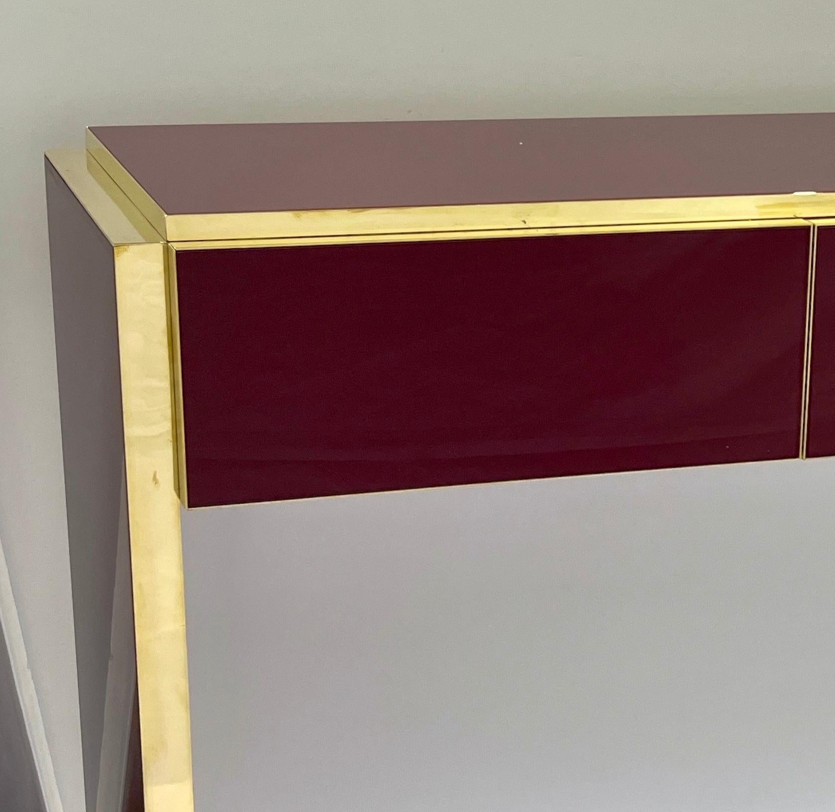 Contemporary Bespoke Italian Long 4 Drawers Burgundy Wine & Brass Console Table/Sideboard For Sale