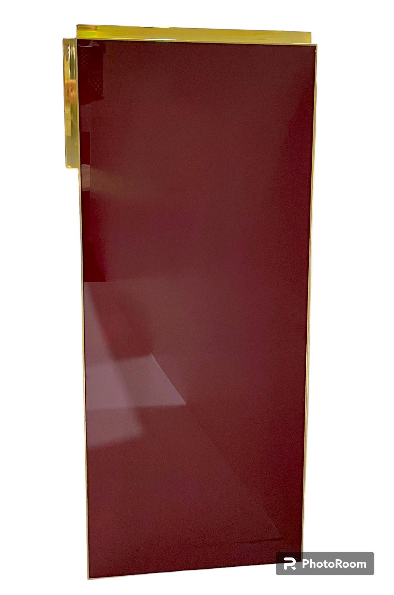 Console/Sideboard italienne sur mesure à 4 tiroirs bourgogne vin et laiton en vente 2