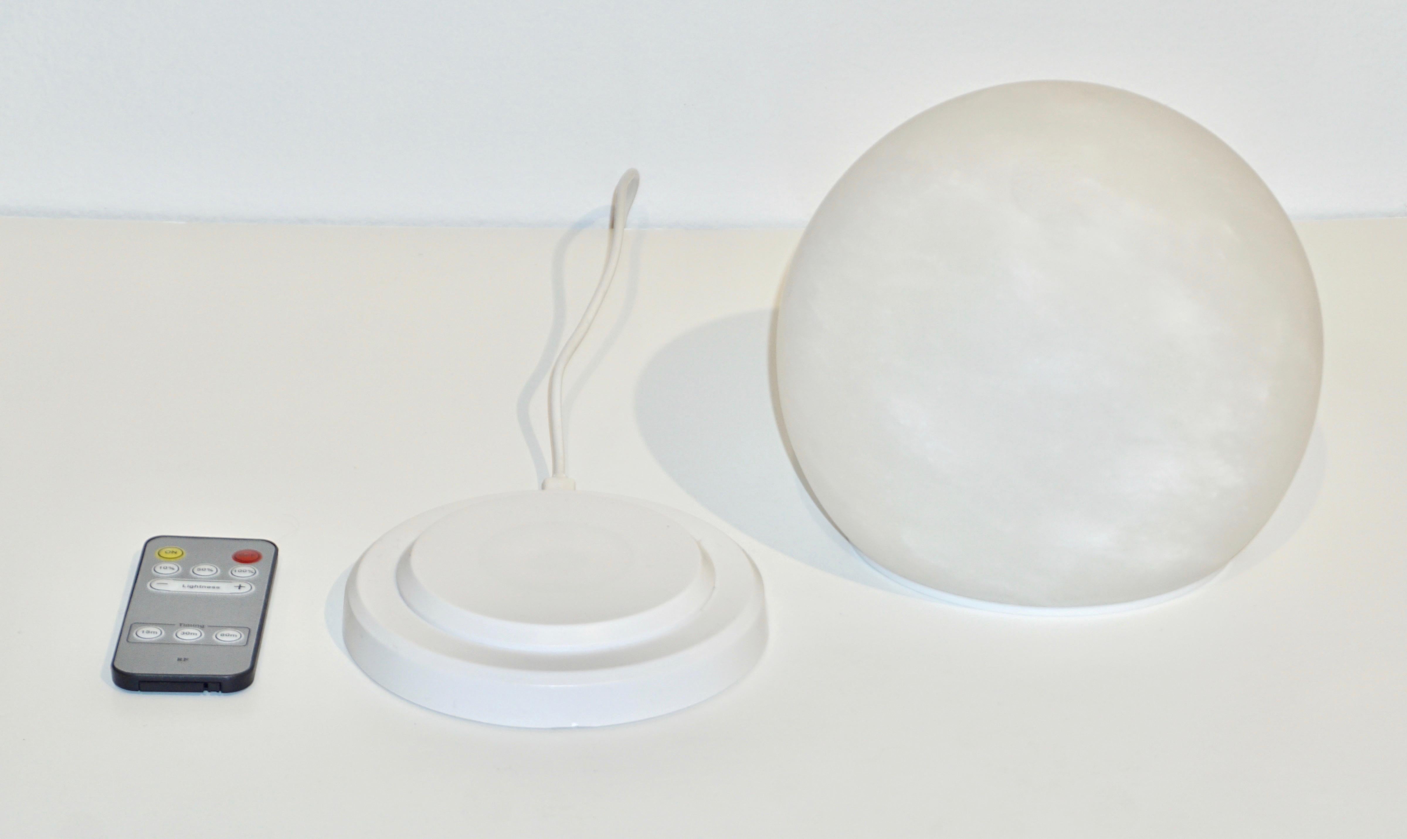 Bespoke Italian Minimalist White Alabaster Moon Wireless Round Table/Desk Lamp For Sale 4