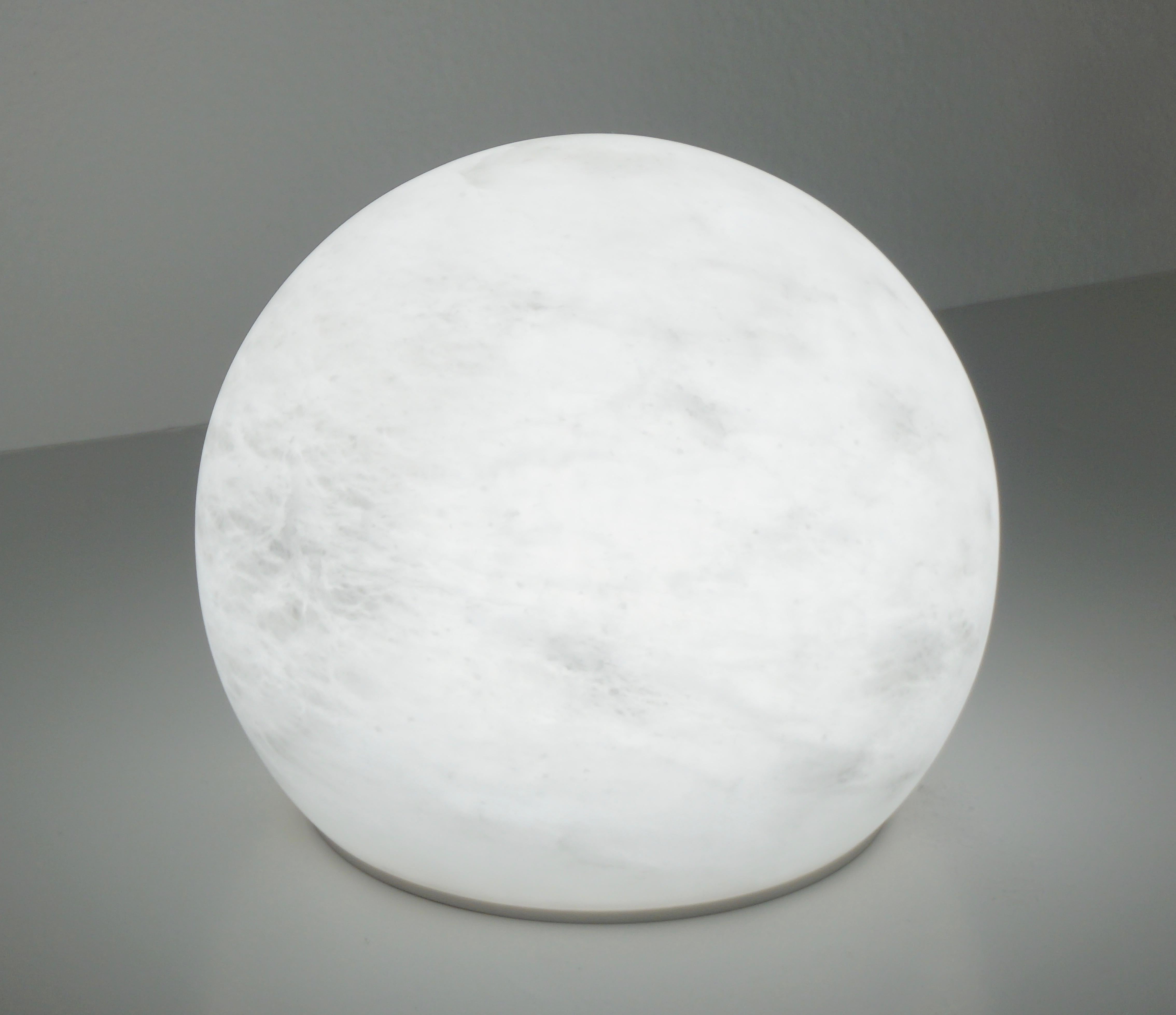 Bespoke Italian Minimalist White Alabaster Moon Wireless Round Table/Desk Lamp In New Condition For Sale In New York, NY