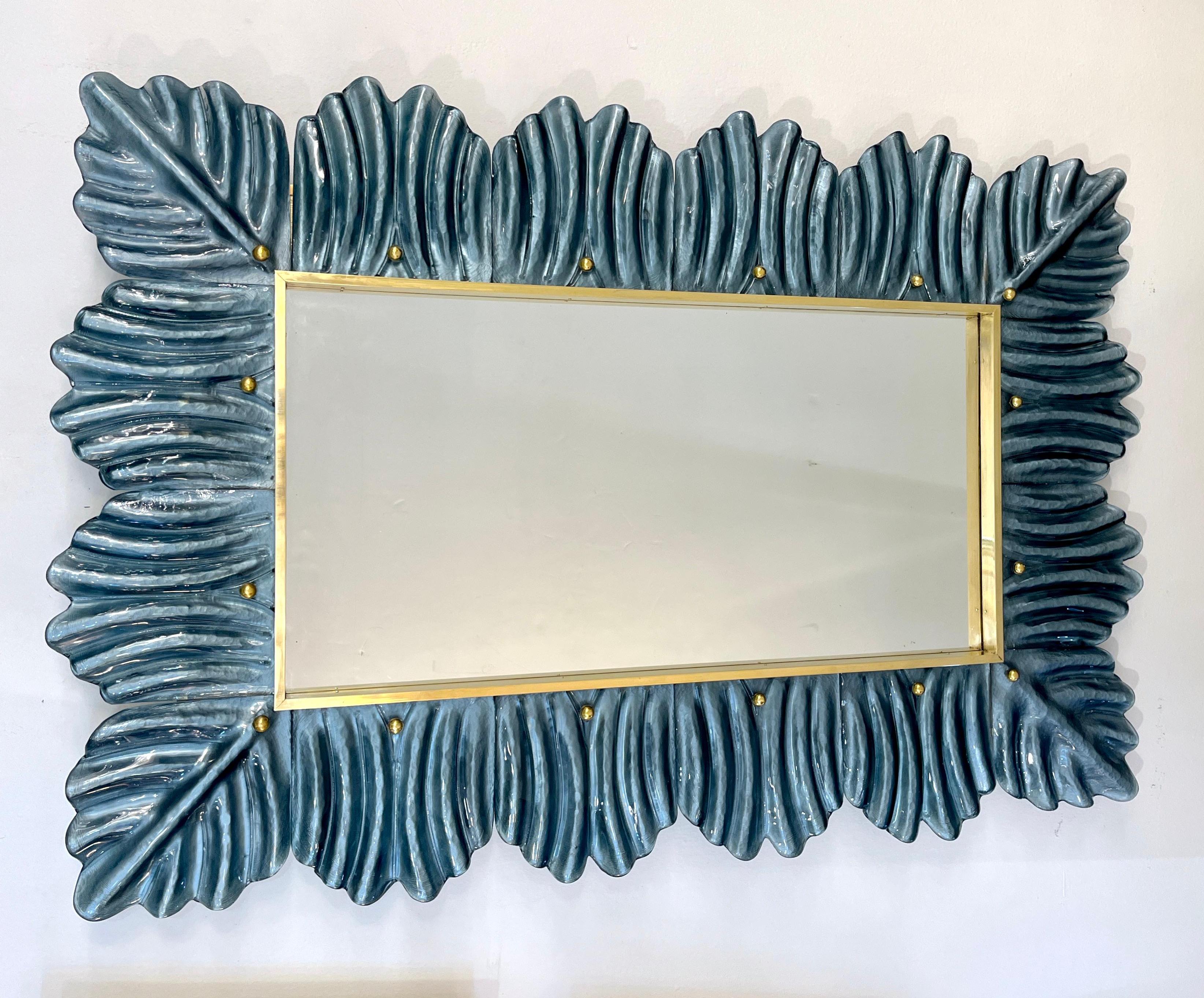 Art déco Miroir en verre de Murano, laiton, sur mesure, italien, moderne, Leaf Design Avio Silver Blue en vente