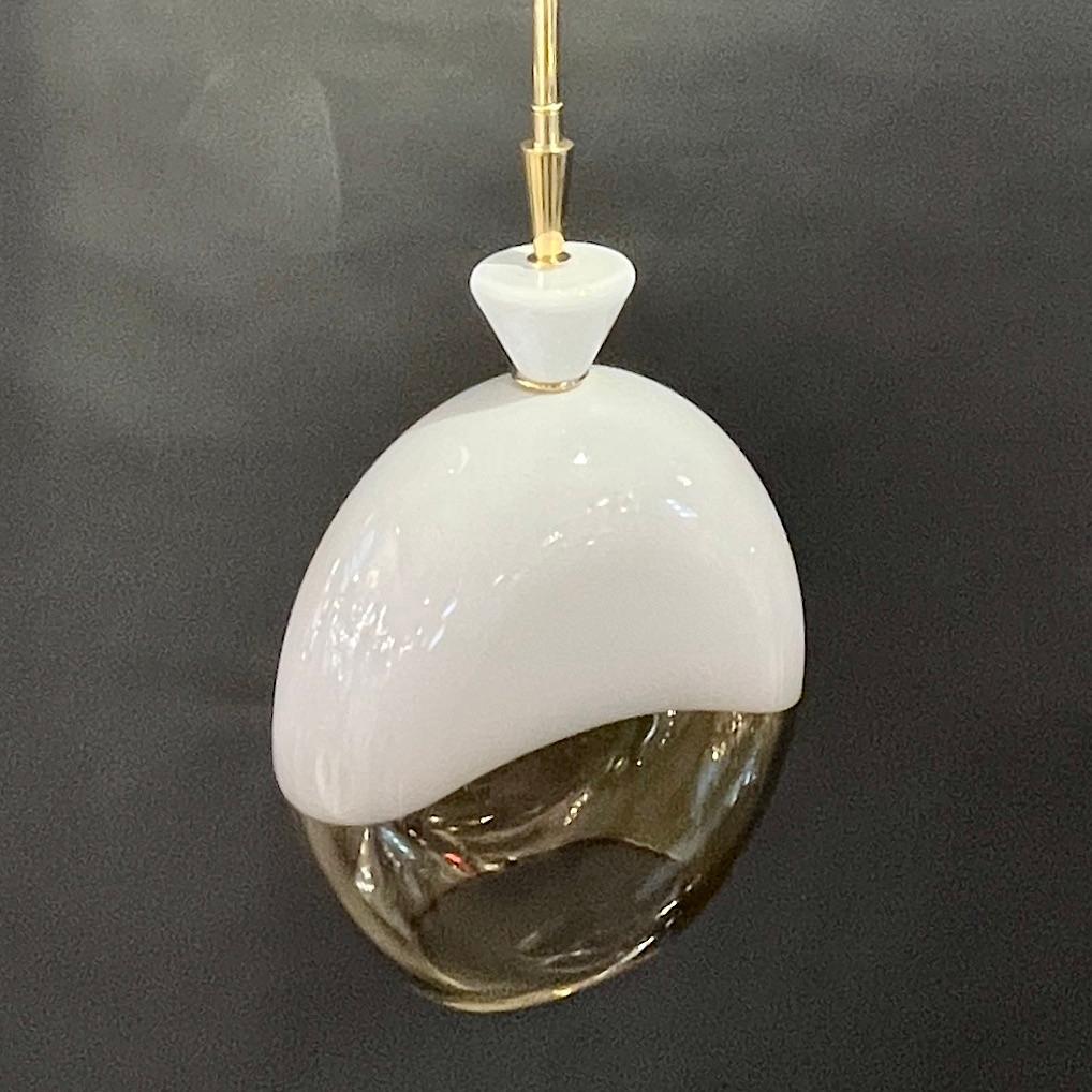 Bespoke Italian Organic Amber White Flat Spheroid Murano Glass Pendant Light For Sale 3