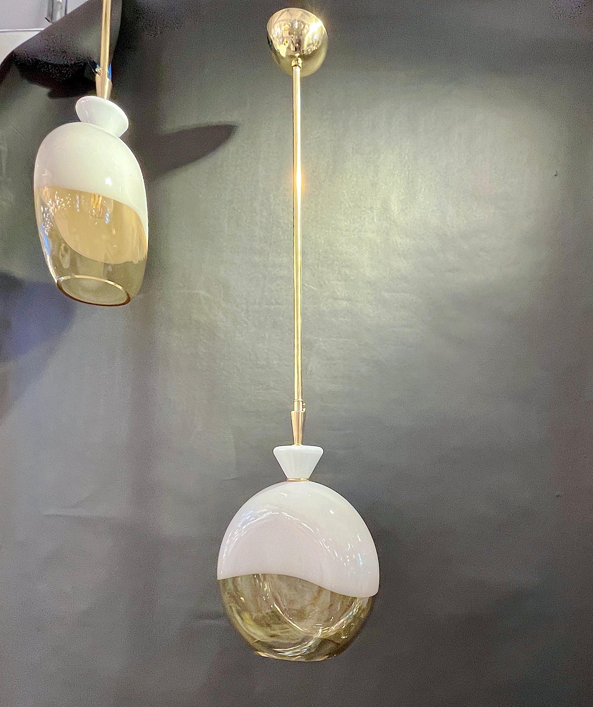 Contemporary Bespoke Italian Organic Amber White Flat Spheroid Murano Glass Pendant Light For Sale