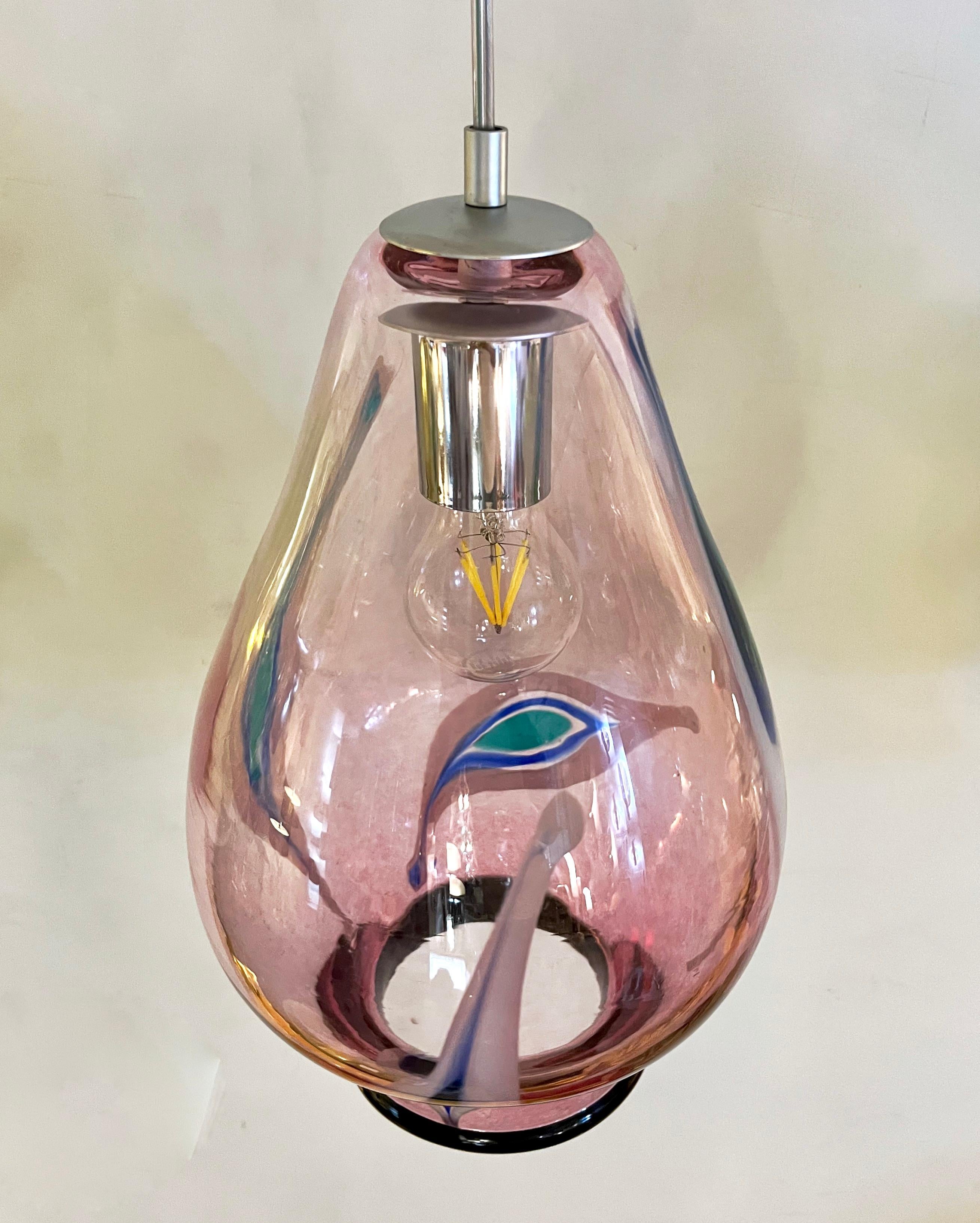 Lampe à suspension italienne sur mesure en verre de Murano organique pour tulipe violette, noire et blanche en vente 11