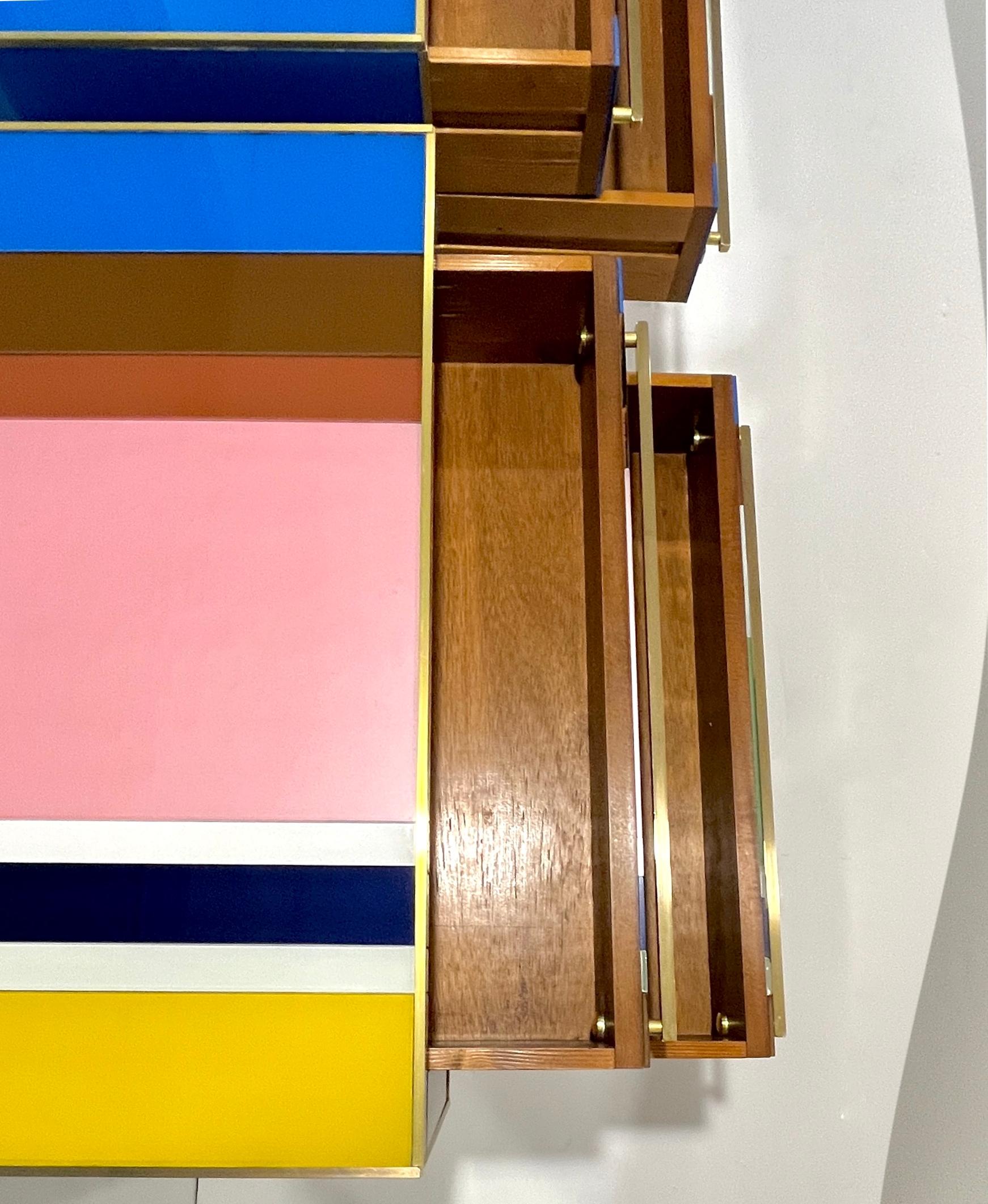 Pareja de cómodas / mesas auxiliares italianas a medida de estilo Mondrian Azul Verde Amarillo en venta 4