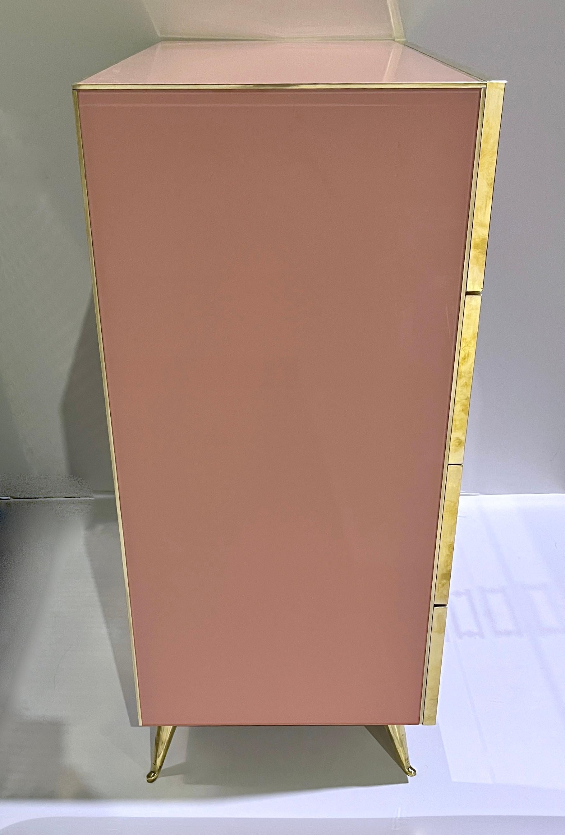 Italienische postmoderne Semainier-Kommode mit 4 Schubladen aus rosa, bläulich, weißem, weißem Glas, maßgeschneidert im Angebot 4