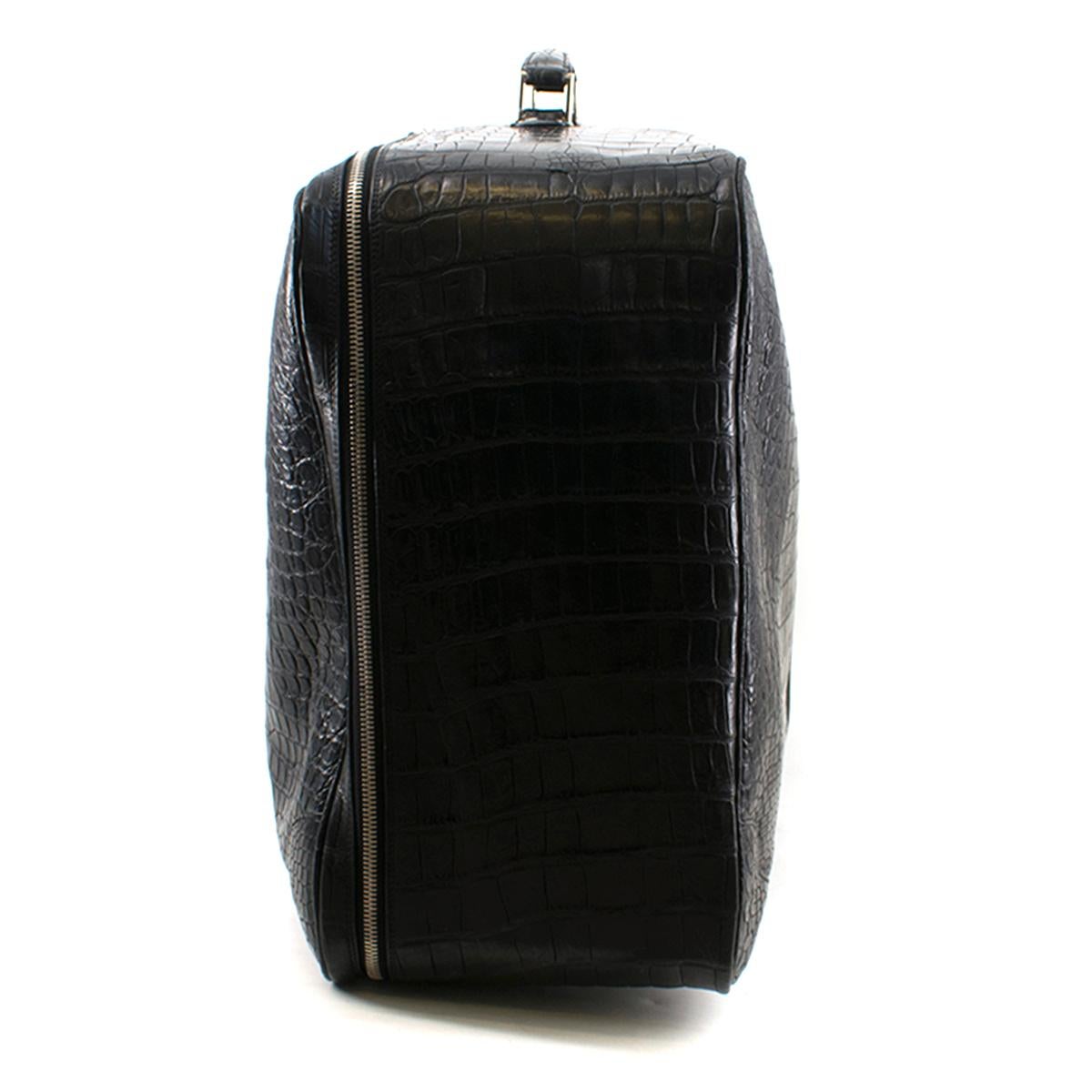 Bespoke large black matte crocodile leather suitcase In Good Condition In London, GB