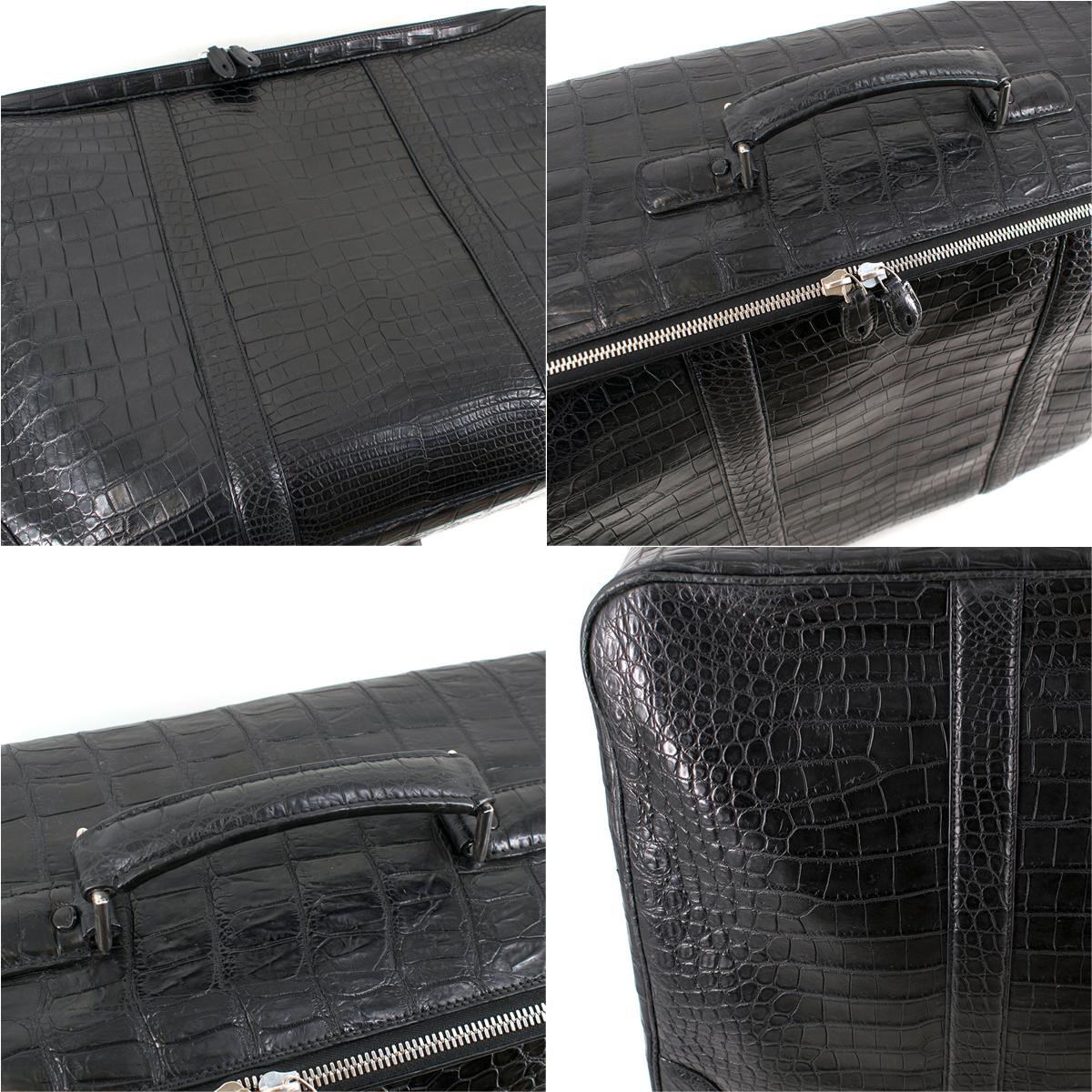 Bespoke large black matte crocodile leather suitcase For Sale 1