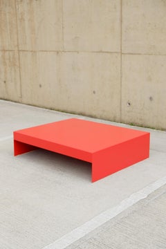 Grande table basse rectangulaire rouge de forme simple en aluminium, personnalisable