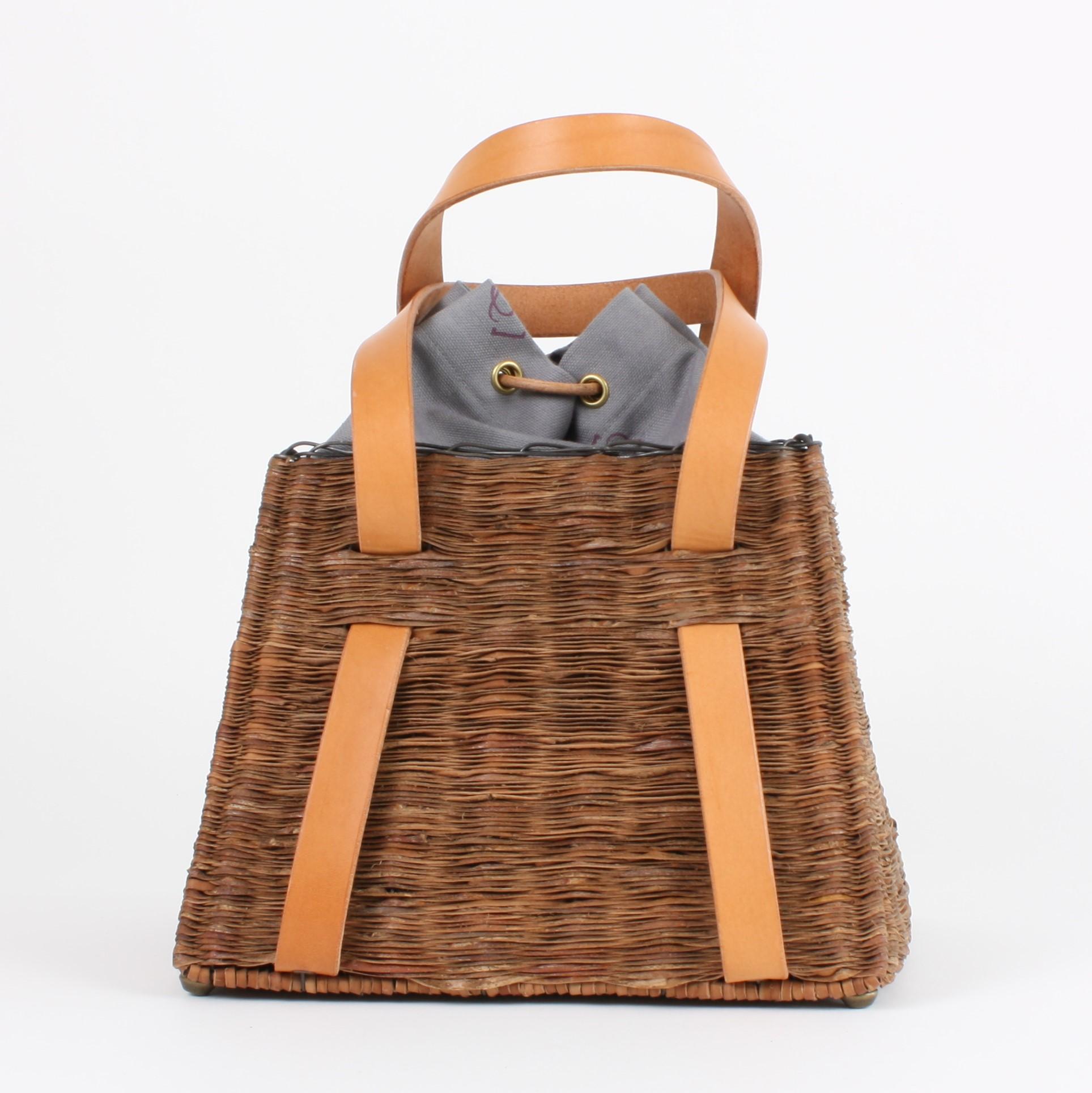 Brown Bespoke Leather and Willow Bark Handbag - L’Olympien For Sale