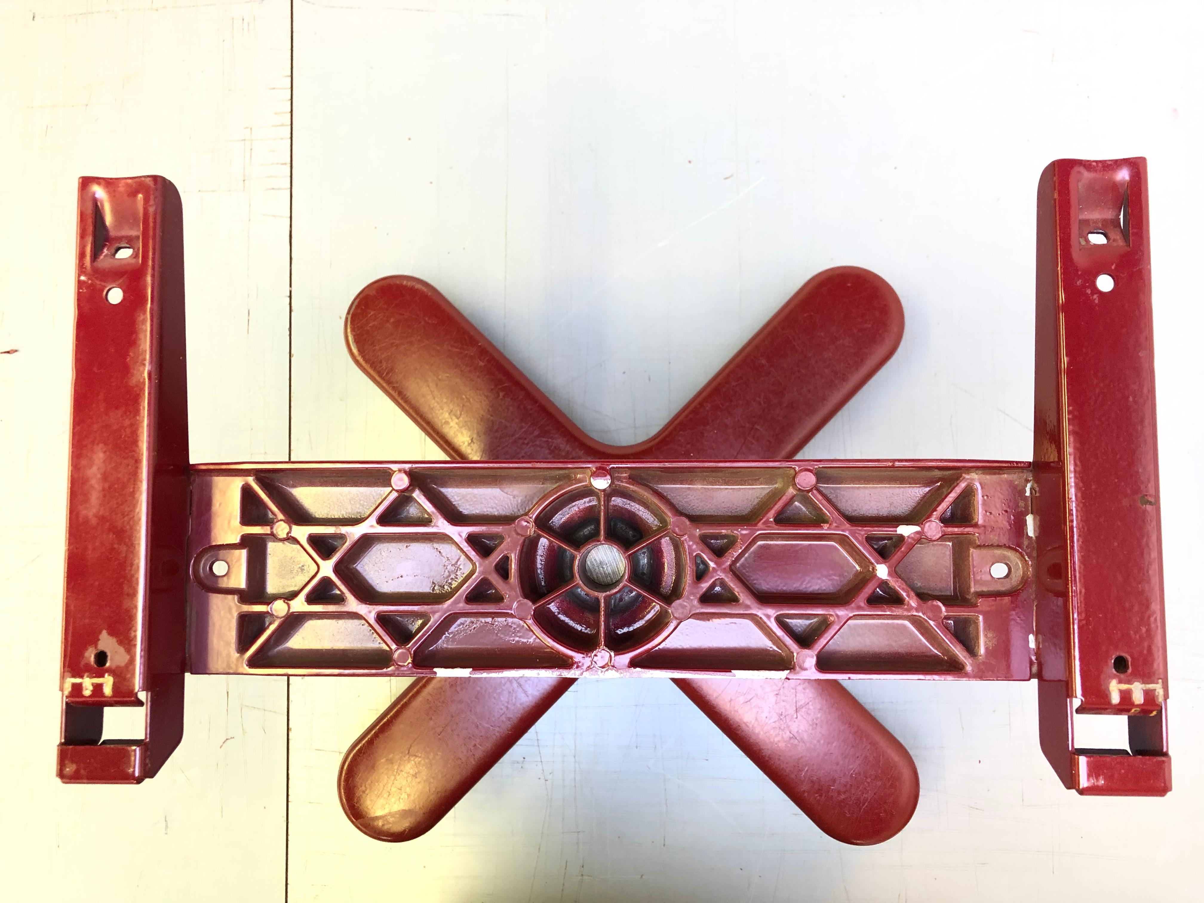 Chaise de bureau en cuir sur mesure Ettore Sottsass Olivetti Synthesis, Italie 4