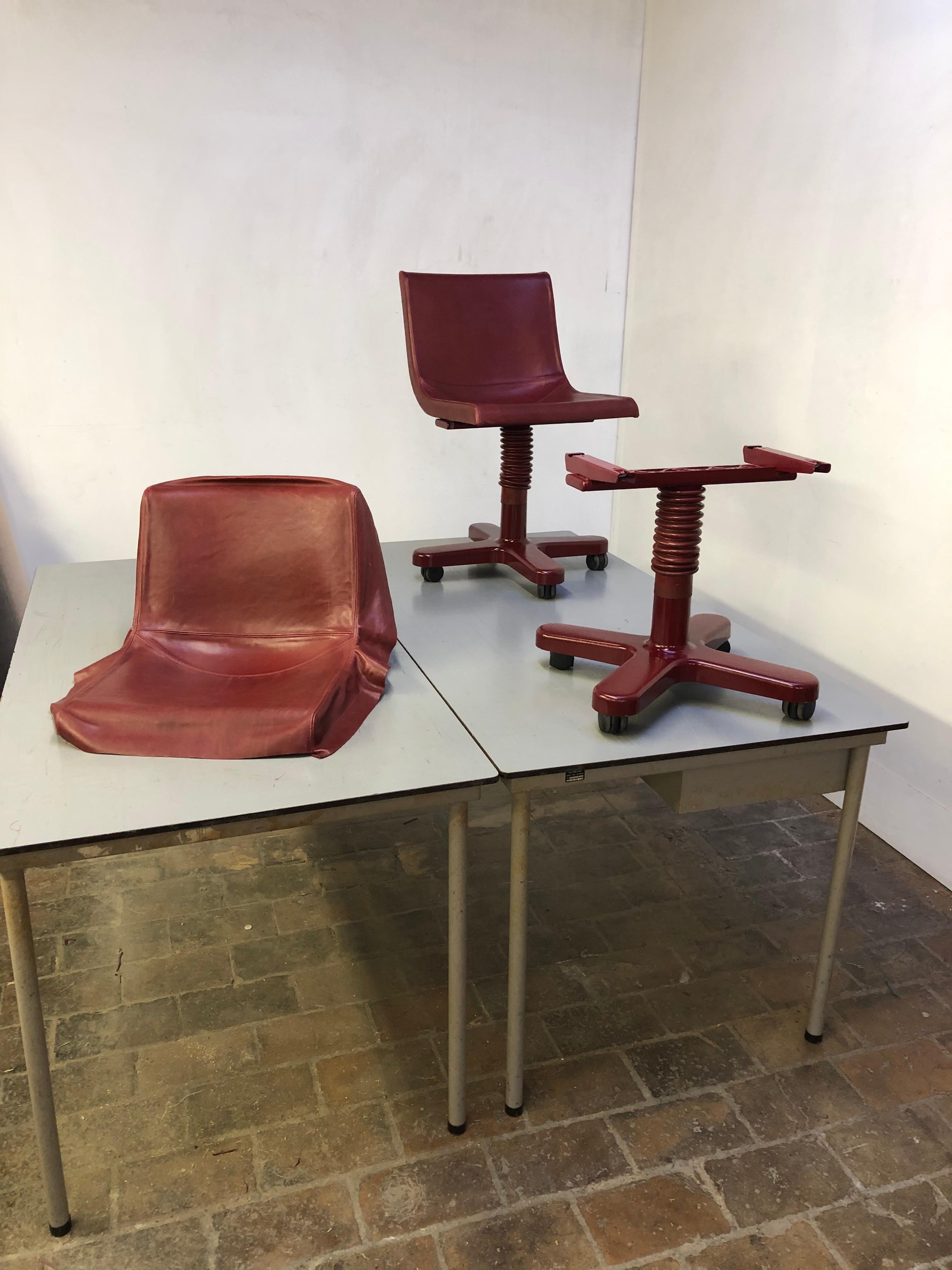 Chaise de bureau en cuir sur mesure Ettore Sottsass Olivetti Synthesis, Italie 1