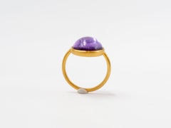 Anillo de oro de 18 quilates con cabujón de amatista clara a medida para Roberta