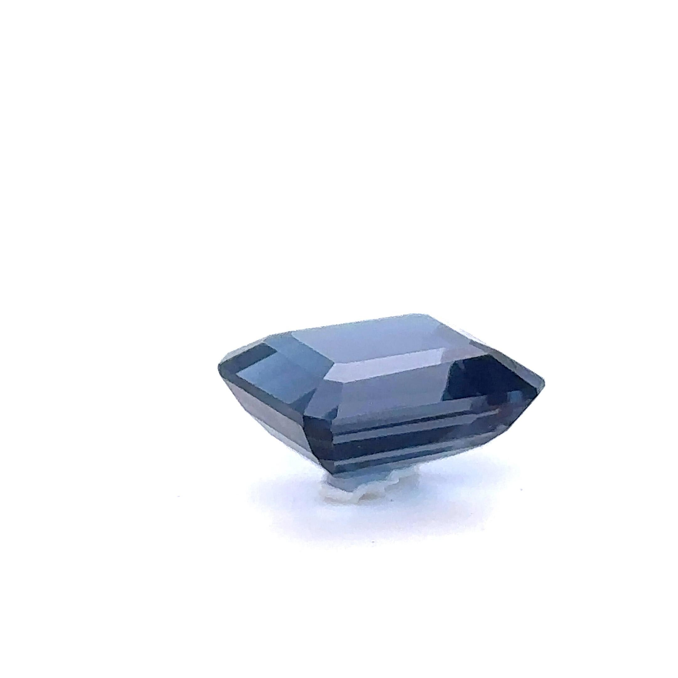 Sur mesure, topaze bleue taille émeraude, 8,35 carats en vente 5