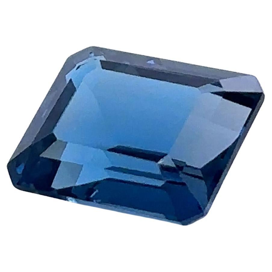 Sur mesure, topaze bleue taille émeraude, 8,35 carats en vente