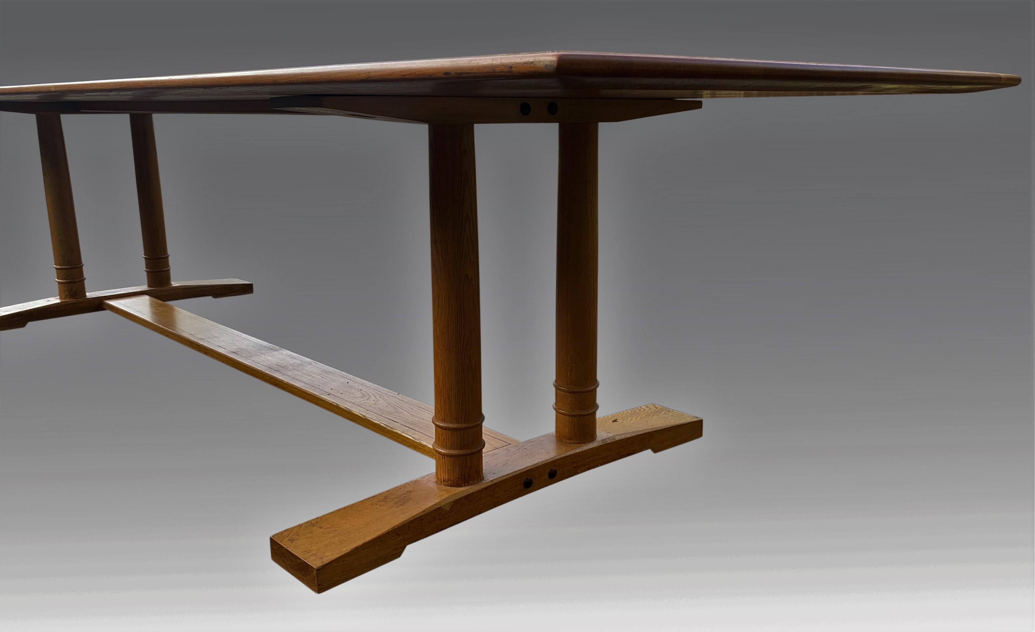 Luke Hughes: 3,35 Meter-Tisch aus Eichenholz nach Maß (20. Jahrhundert) im Angebot