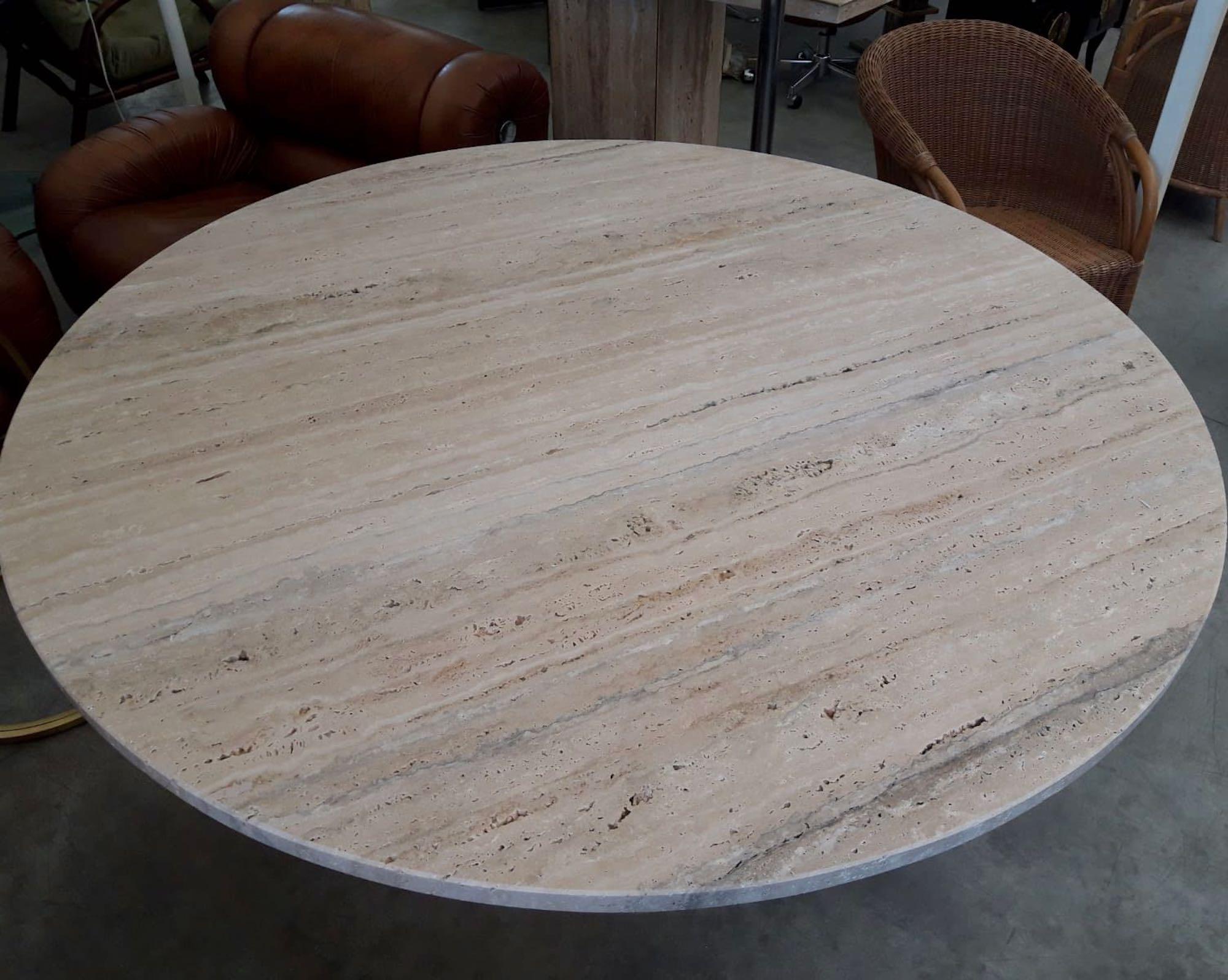 XXIe siècle et contemporain Table de salle à manger italienne ronde en travertin sur mesure en vente