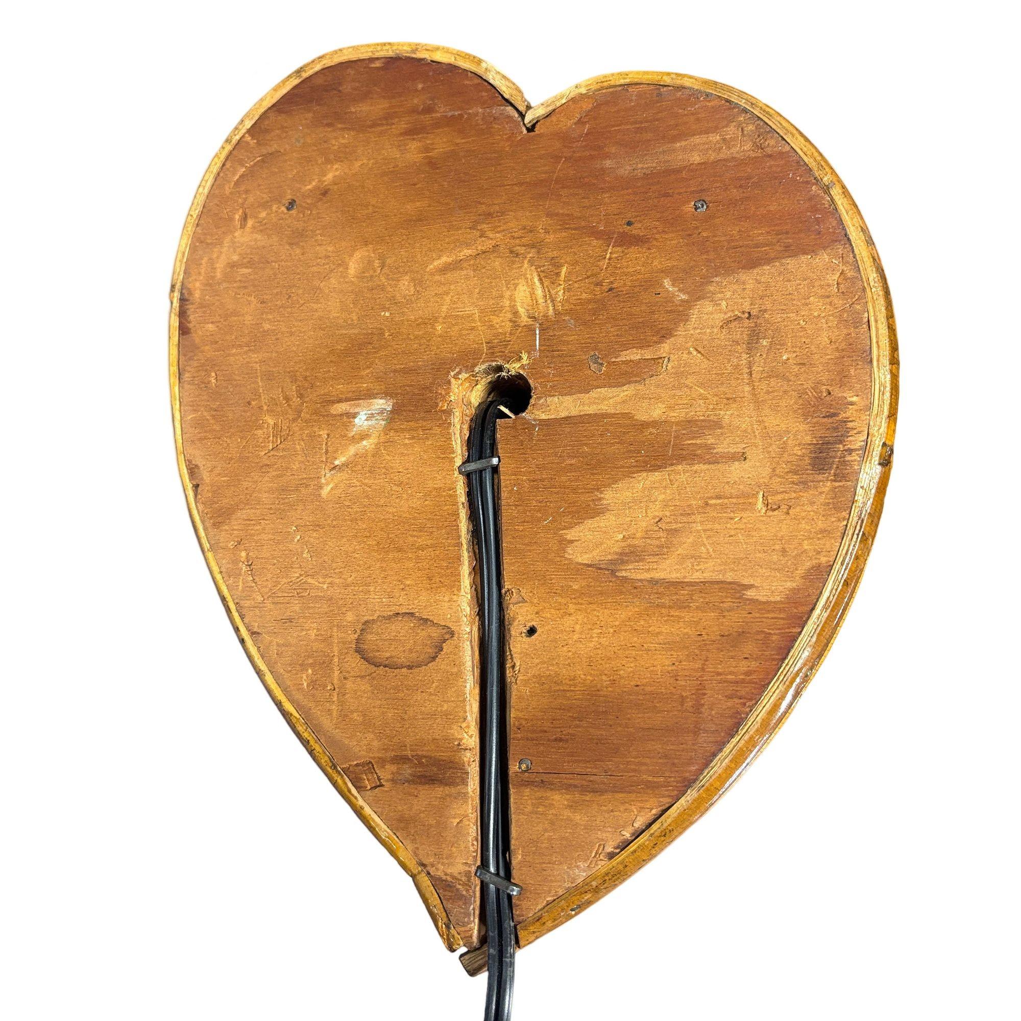 Bespoke Mid-century Split Rattan Heart Shaped Wall Sconce in vendita 2