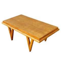 Mesa de centro de roble a medida, de estilo de mediados de siglo, con patas en forma de cuchillo, de Manheim House