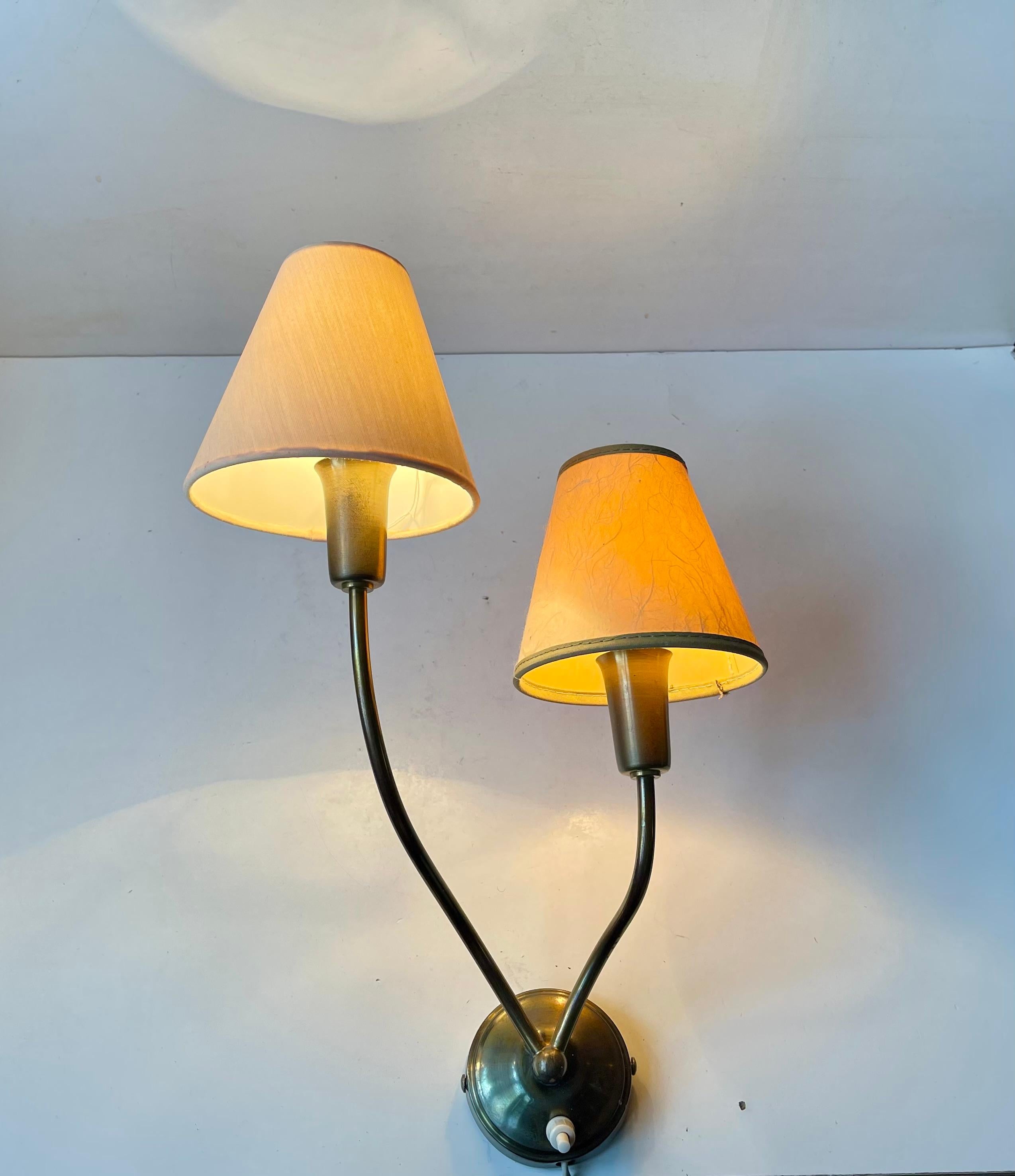 Bespoke Midcentury Italian Dual Wall Sconce in Brass, 1950s In Good Condition For Sale In Esbjerg, DK