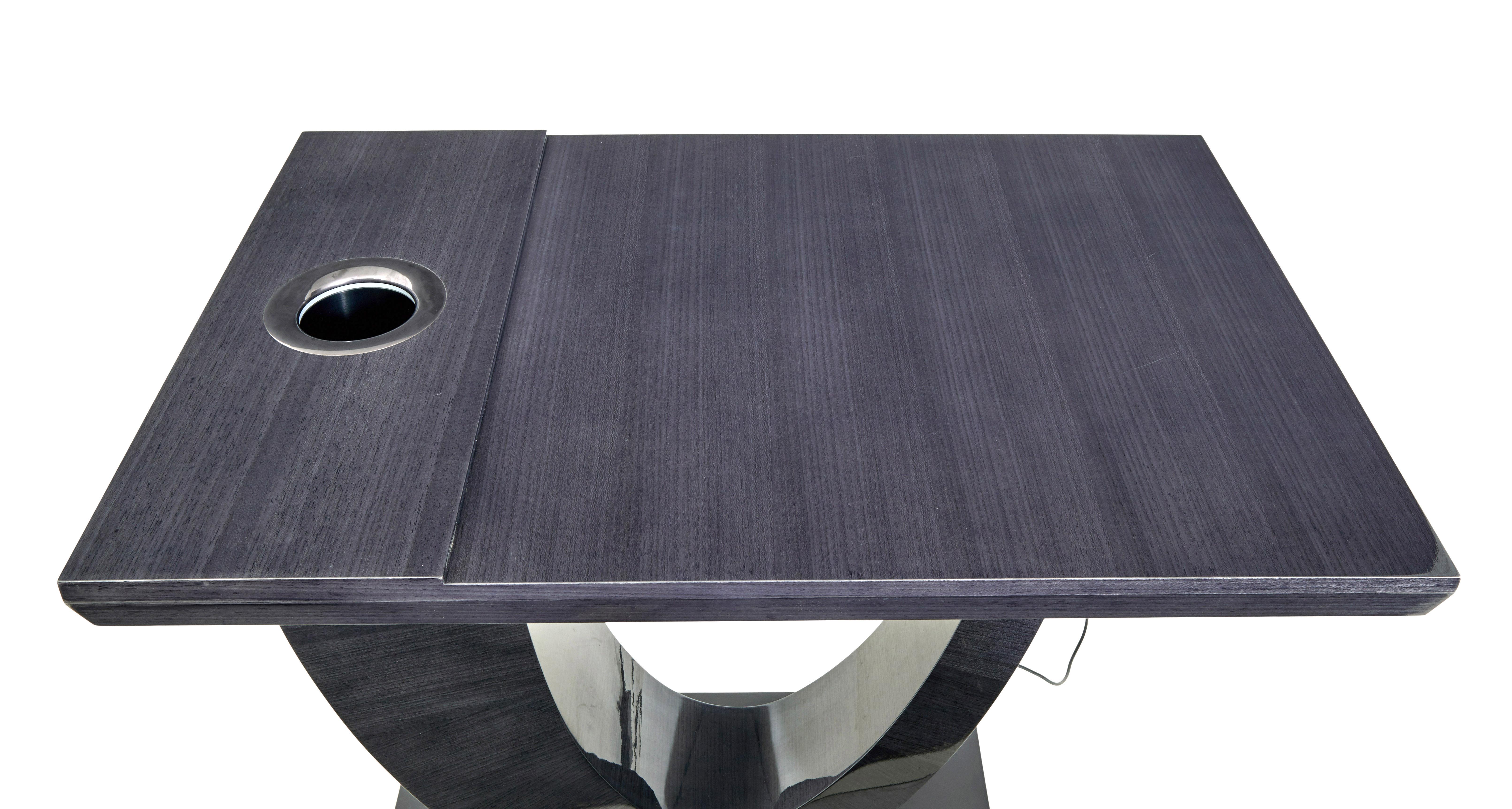 Table de bar kaelo moderne sur mesure en sycomore gris Bon état - En vente à Debenham, Suffolk