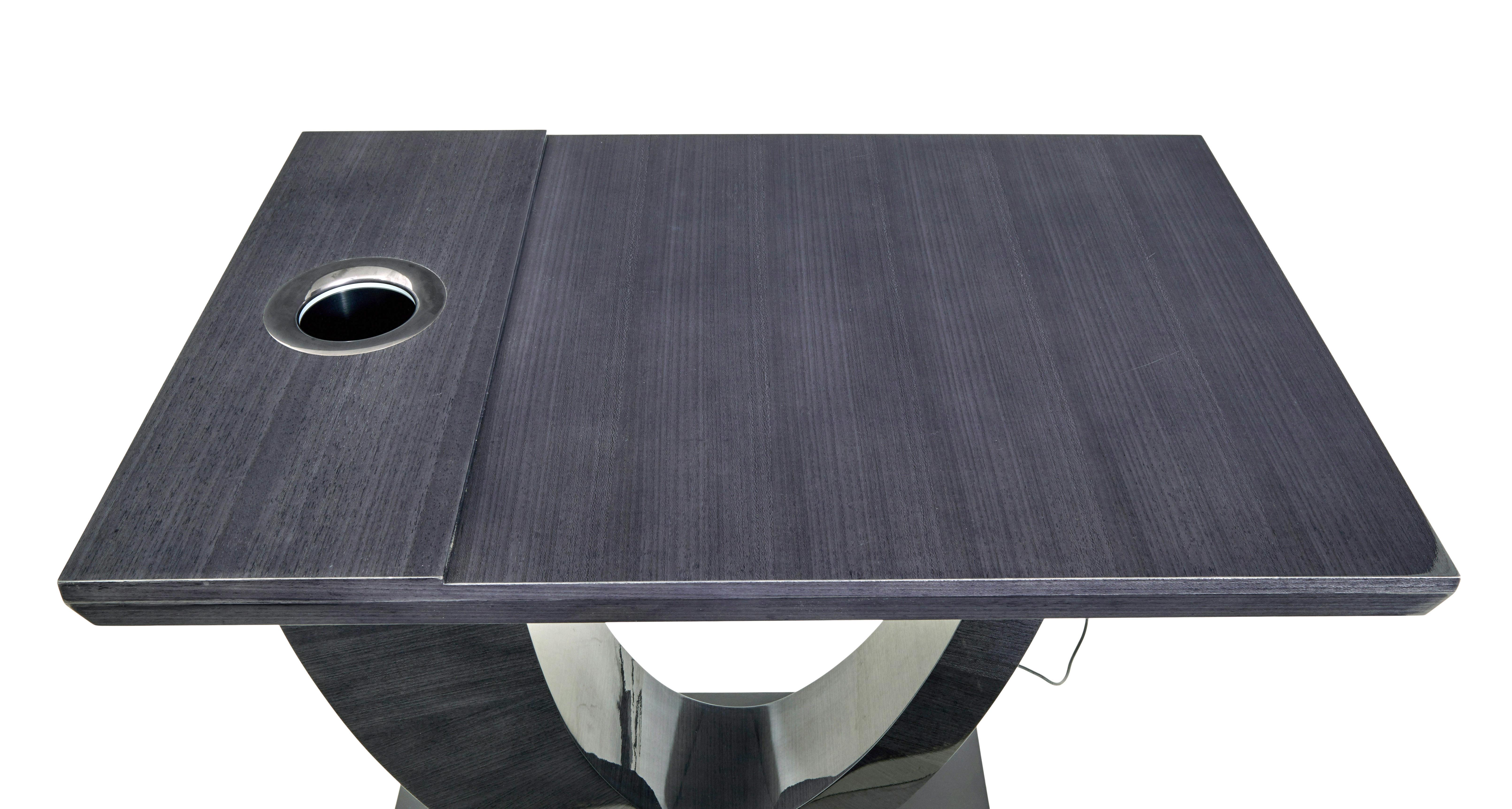 Table de bar à vin Kaelo en sycomore gris, moderne et sur mesure Bon état - En vente à Debenham, Suffolk