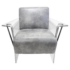 Fauteuil de salon moderniste sur mesure en acrylique Lucite et faux cuir gris clair