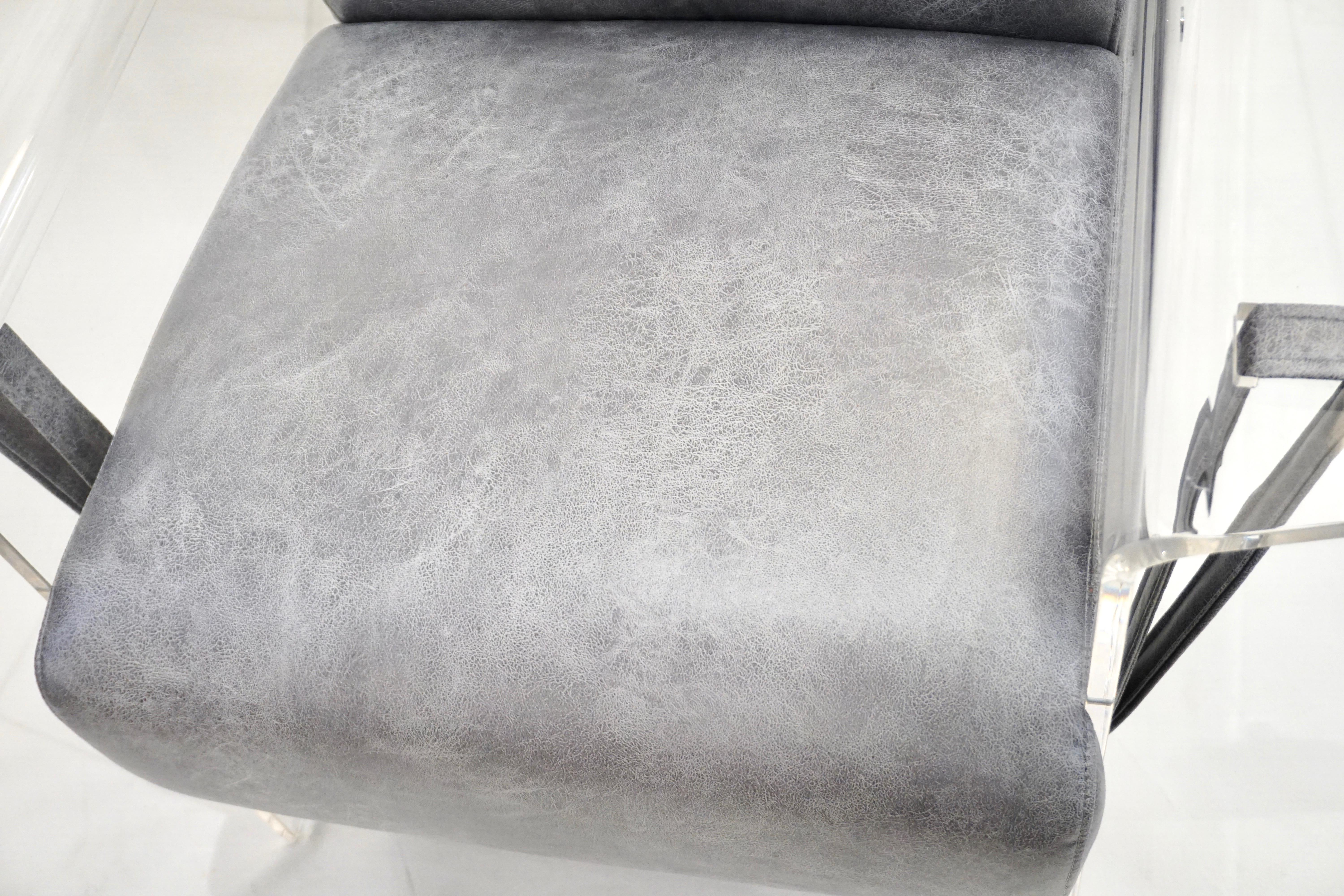 Bespoke Modernist Lucite Acrylic Lounge Armchair in Light Gray Faux Leather In Excellent Condition In New York, NY