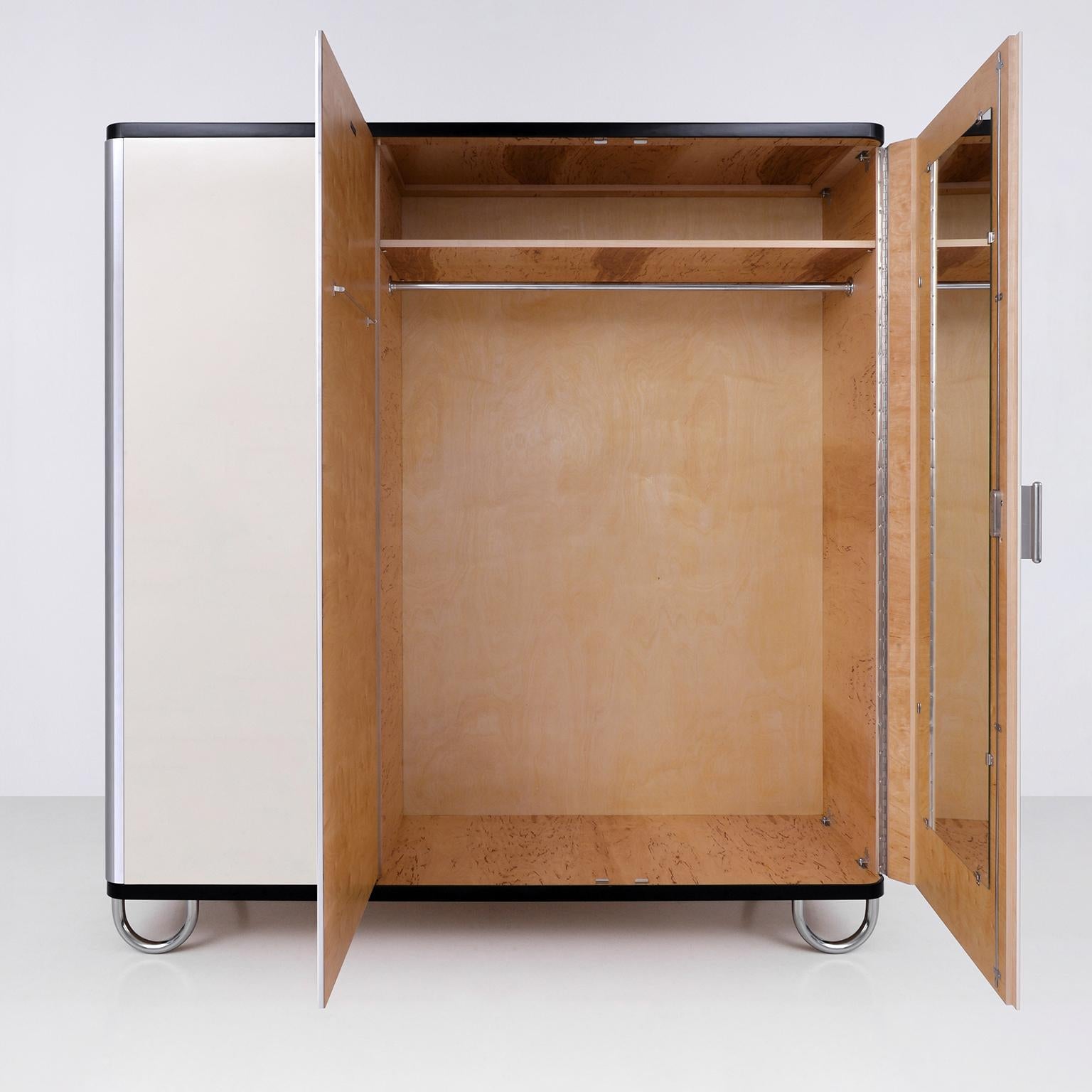 Bespoke Modernist Three-Door Wardrobe, Chromium Finish, High-Gloss Lacquer In New Condition For Sale In Berlin, DE