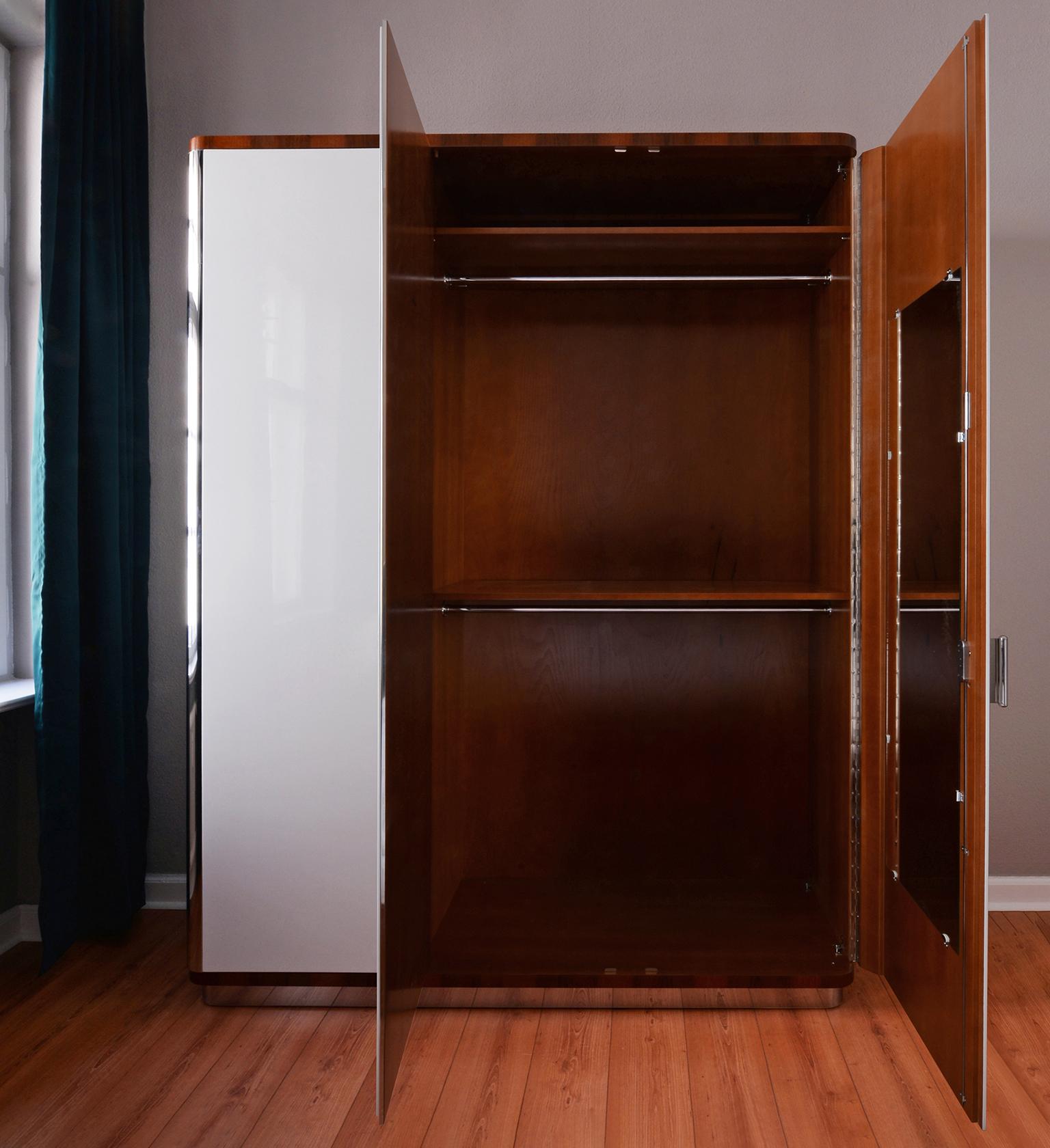 German Bespoke Modernist Three-Door Wardrobe in High-Gloss Lacquered Wood, Hand Crafted For Sale