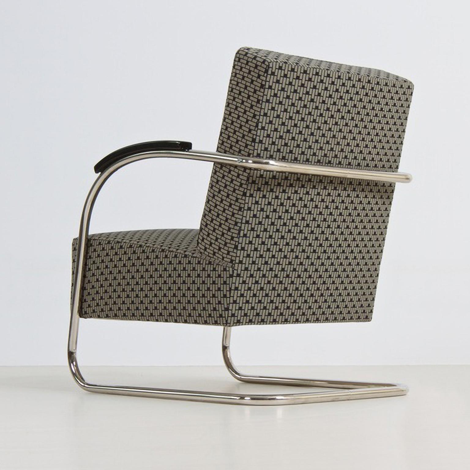 Czech Bespoke Modernist Tubular Steel Armchair, Fabric/ Leather Upholstery c. 1930 For Sale
