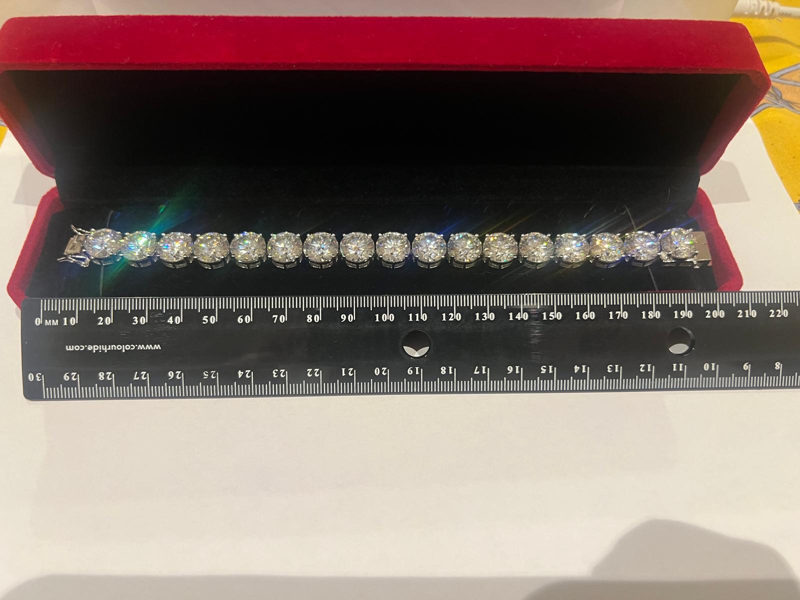 Bespoke Moissanite Bracelet 85.00ct For Sale 3