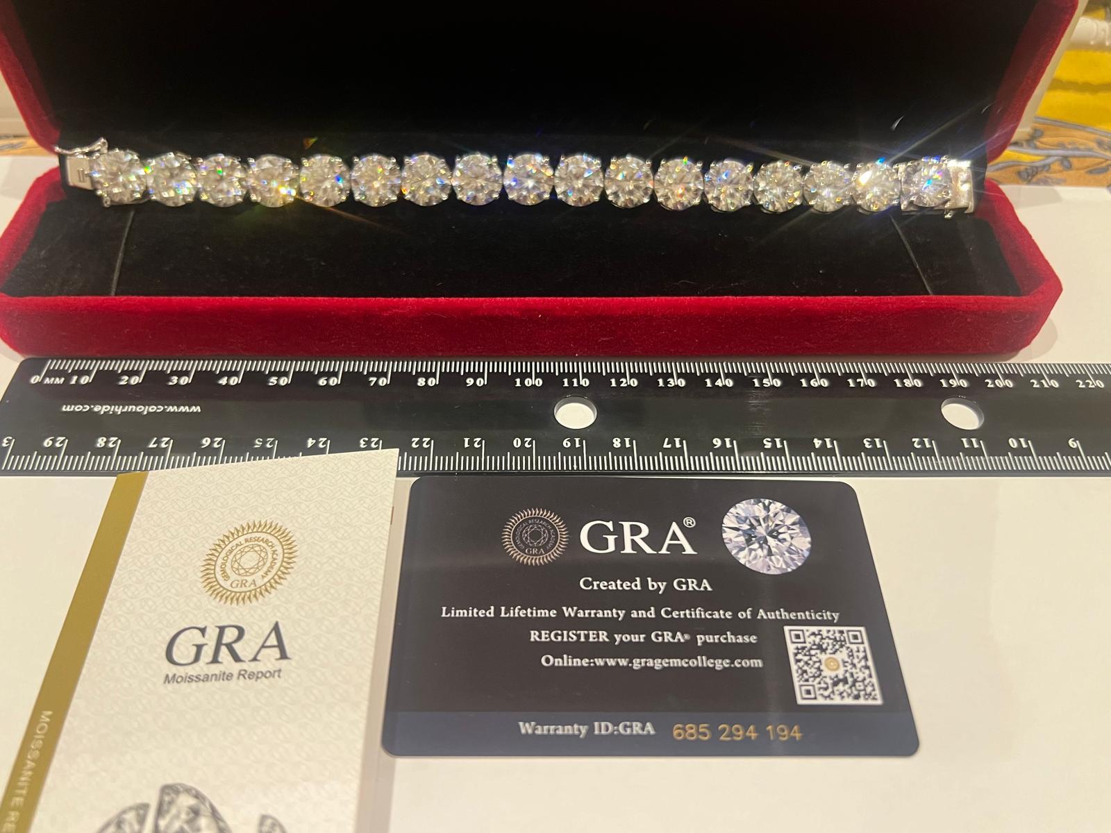Bespoke Moissanite Bracelet 85.00ct For Sale 5