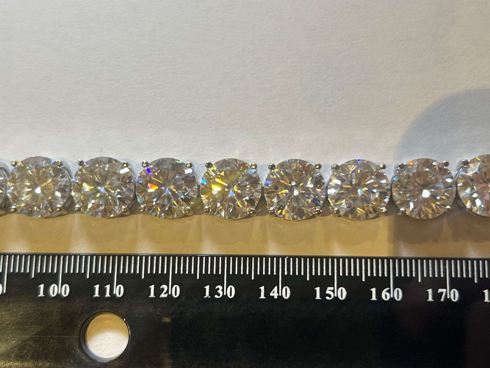 Bespoke Moissanite Bracelet 85.00ct In Excellent Condition For Sale In SYDNEY, NSW