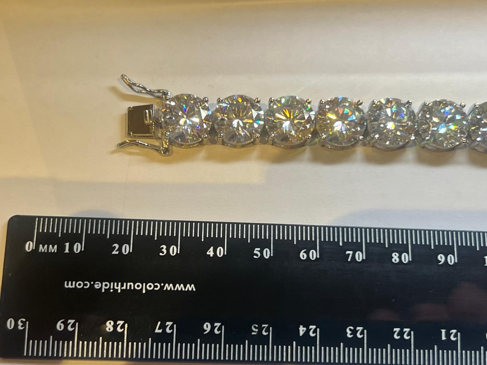 Bespoke Moissanite Bracelet 85.00ct For Sale 1