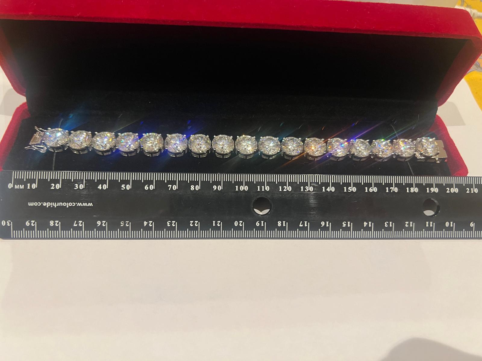 Bespoke Moissanite Bracelet 85.00ct For Sale 2