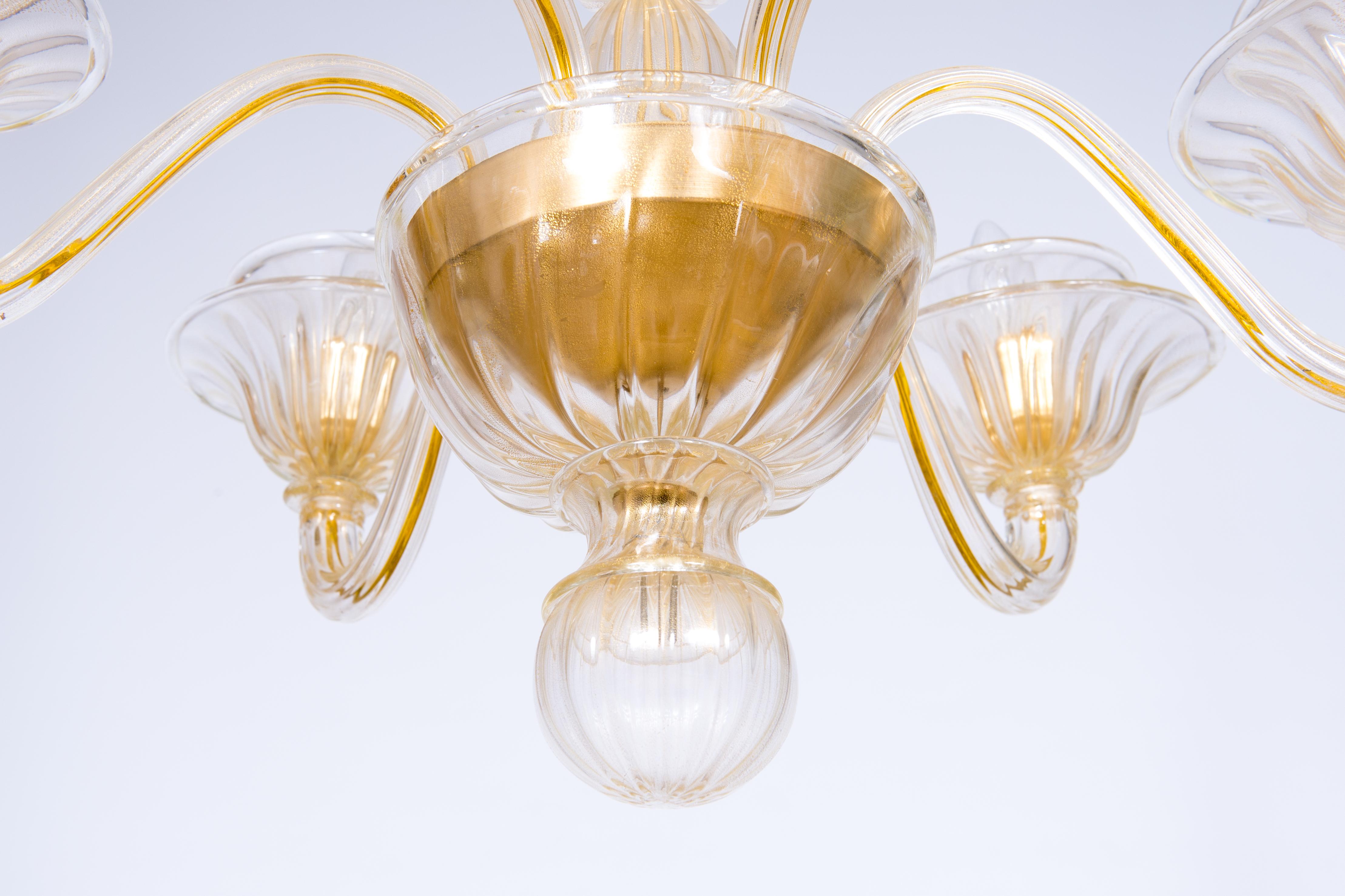 Bespoke Murano Glas Kronleuchter Gold vergoldete Akzente & Runde Bell Shaped Schirme (Italienisch) im Angebot