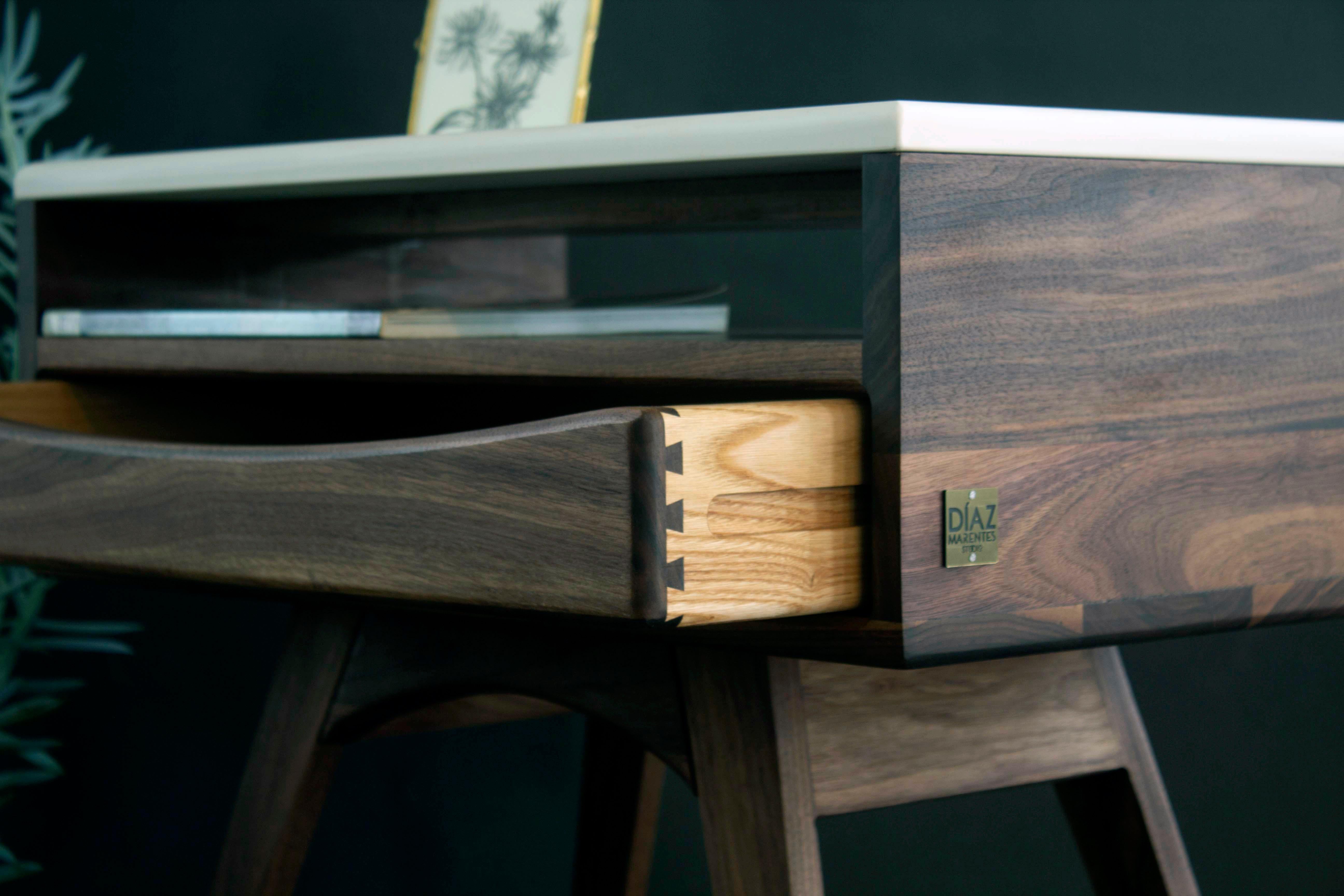 Bespoke Nightstand in Walnut & White Porcelain – Mid-Century Inspired, Timeless In New Condition For Sale In CAMBRE, ES