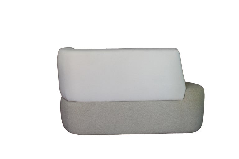 Modern Bespoke Organic Sofa in White and Cream Wool Handmade in France Customizable For Sale
