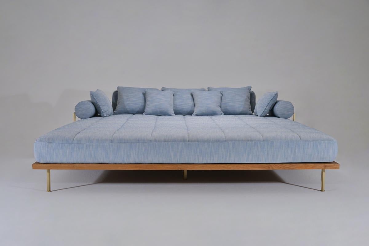 Maßgeschneidertes Outdoor-Lounge-Bett aus Messing und aufgearbeitetem Hartholzrahmen, von P. Tendercool (Moderne der Mitte des Jahrhunderts) im Angebot