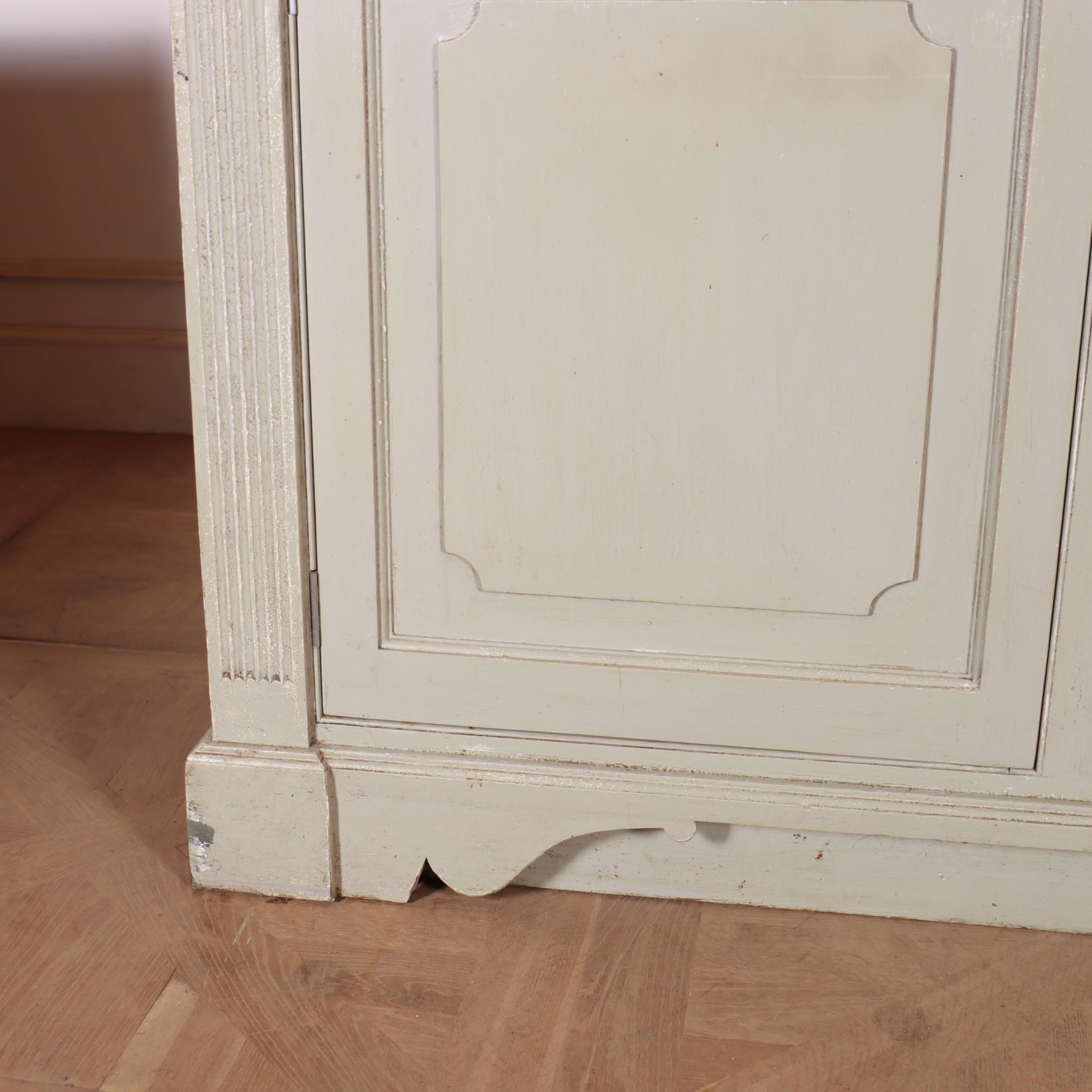 Ilot de cuisine peint sur mesure 4