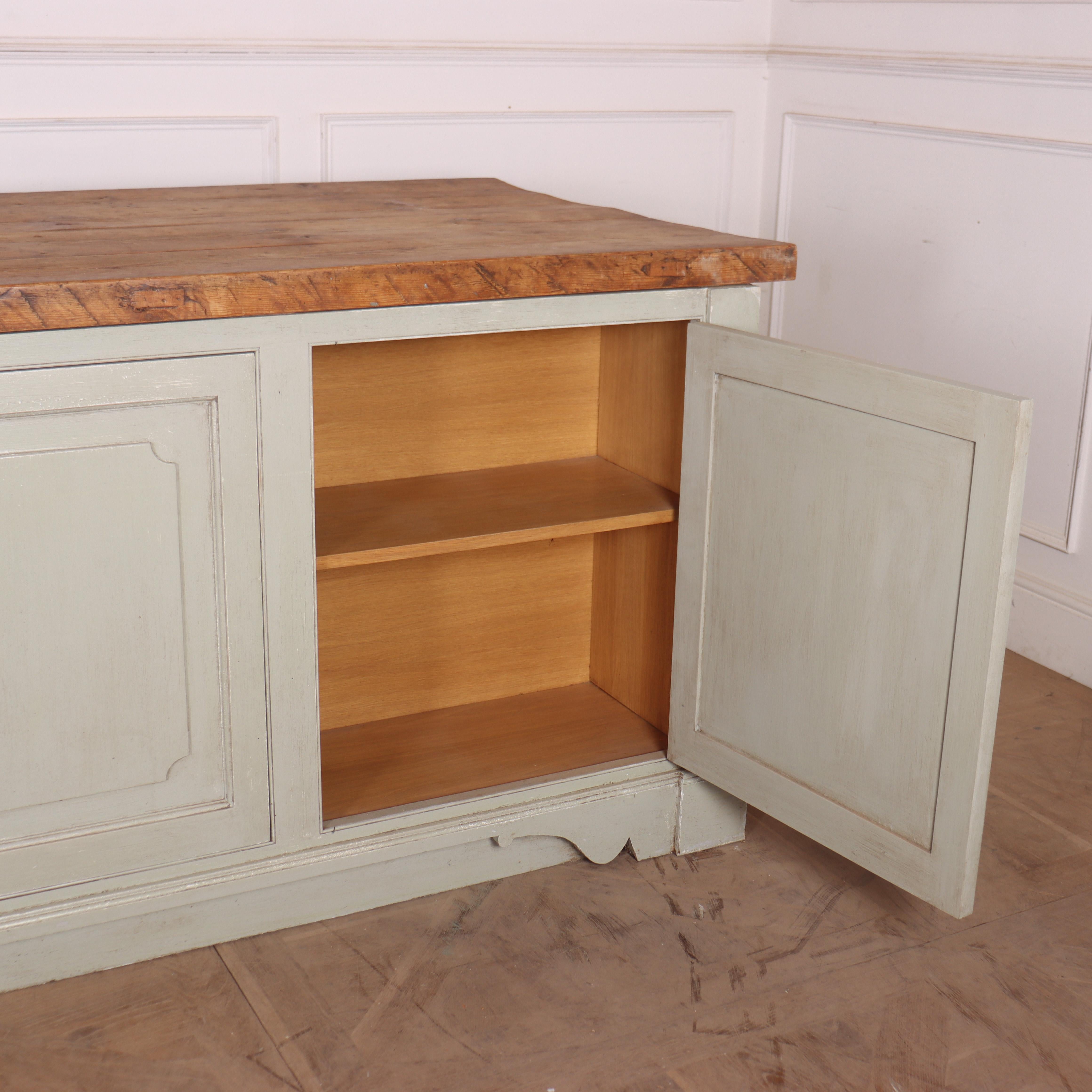 Ilot de cuisine peint sur mesure 8