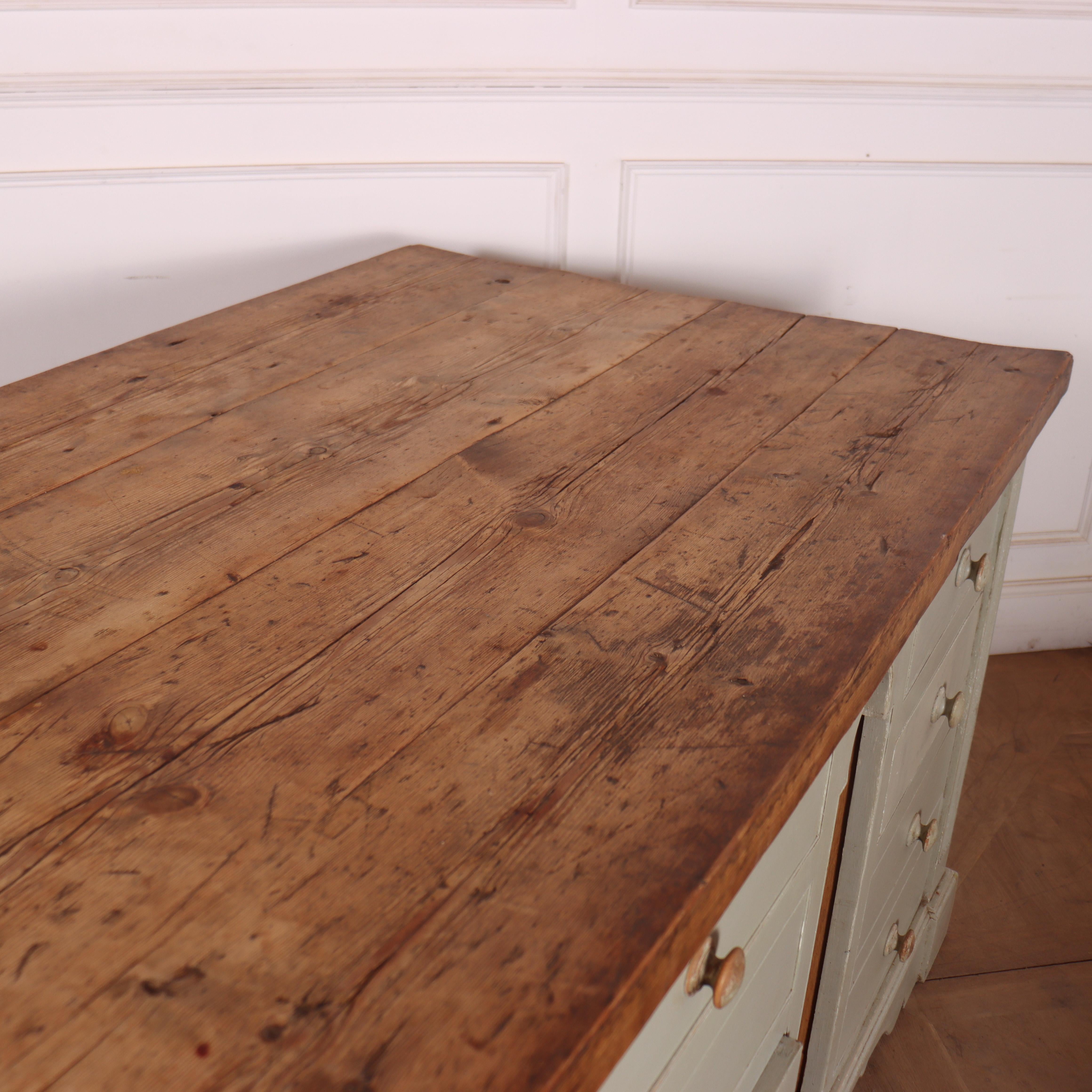 Ilot de cuisine peint sur mesure 1