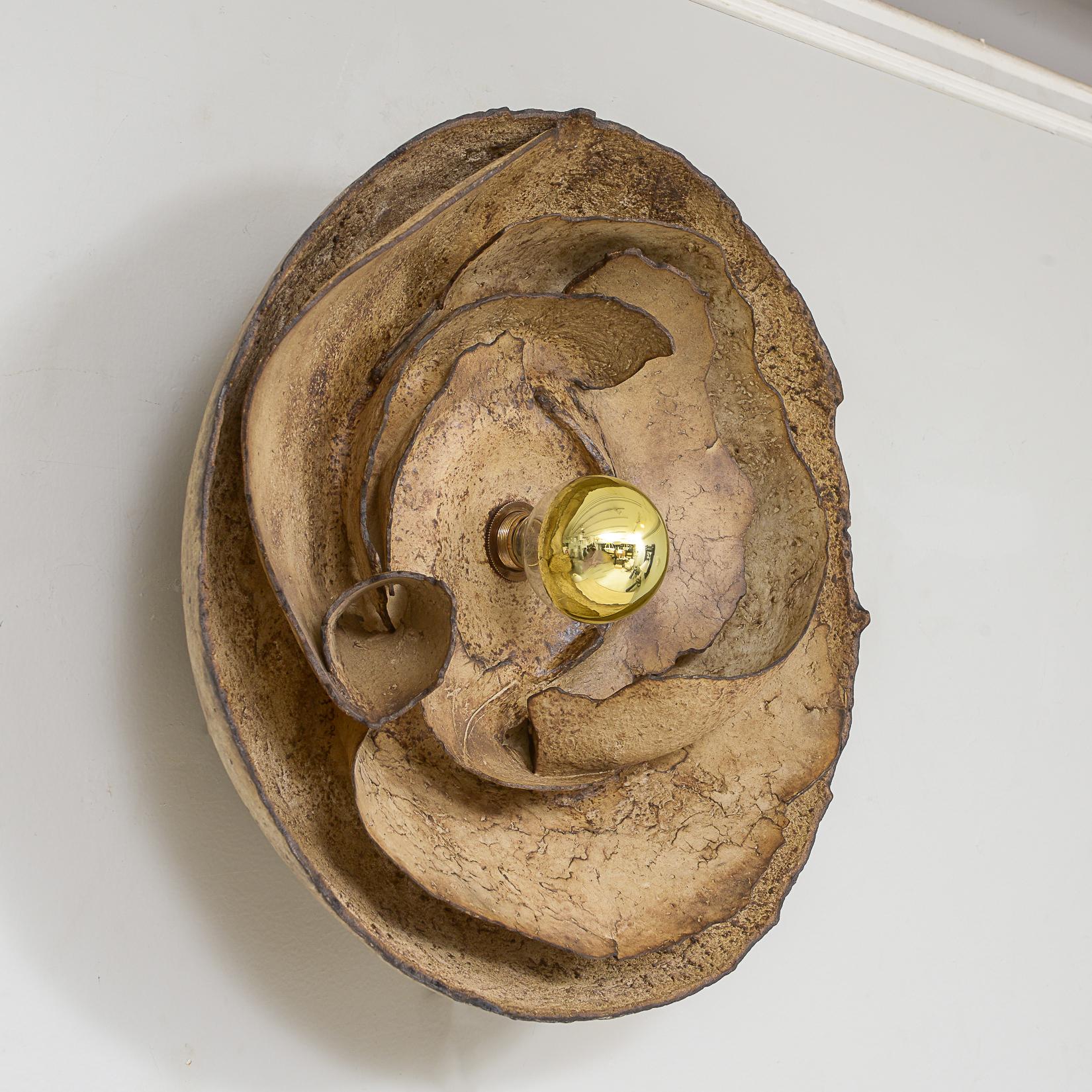 Organico moderno Coppia di lampade su misura in cartapesta francese in vendita